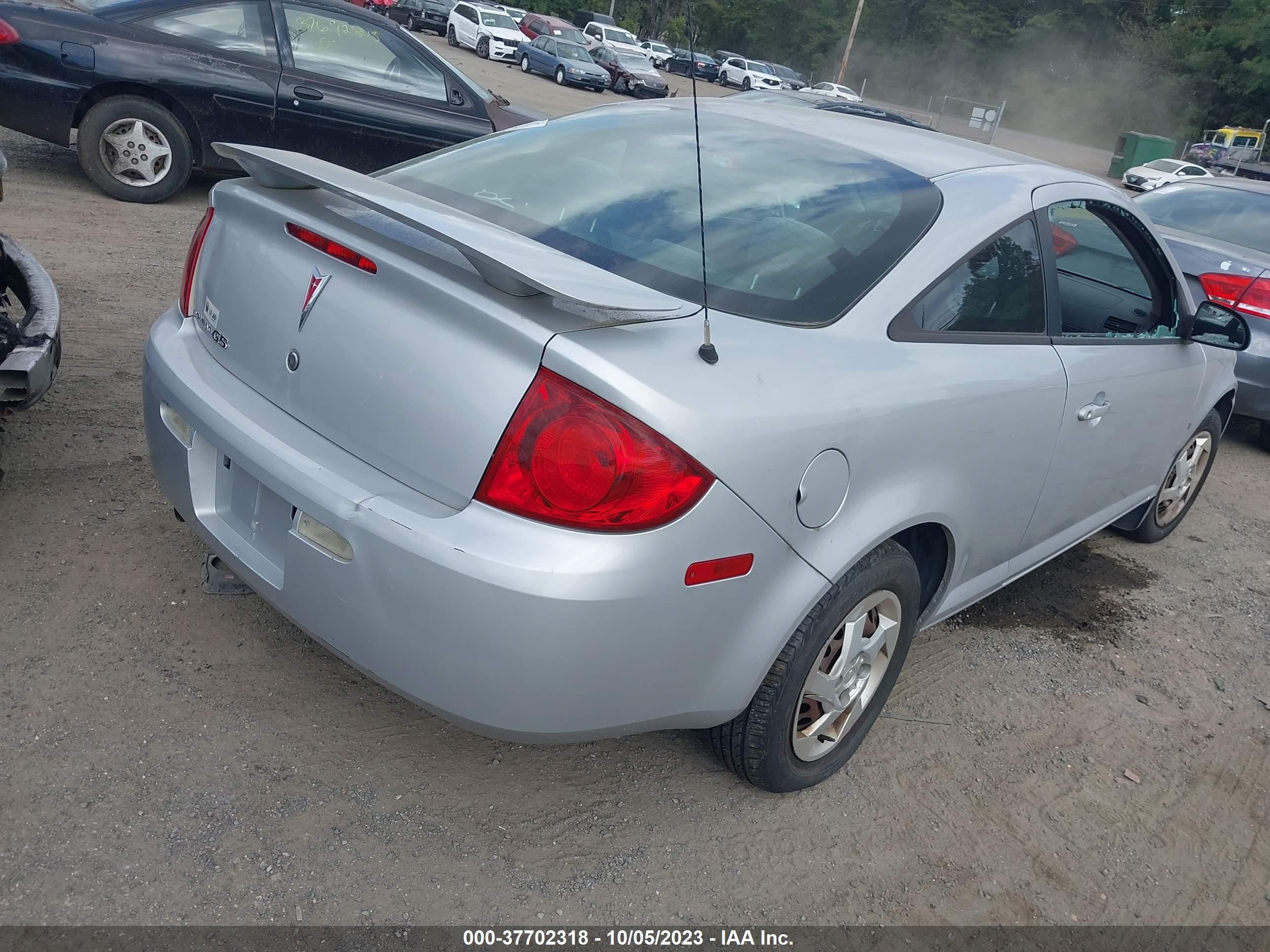 Photo 3 VIN: 1G2AL15F477364037 - PONTIAC G5 