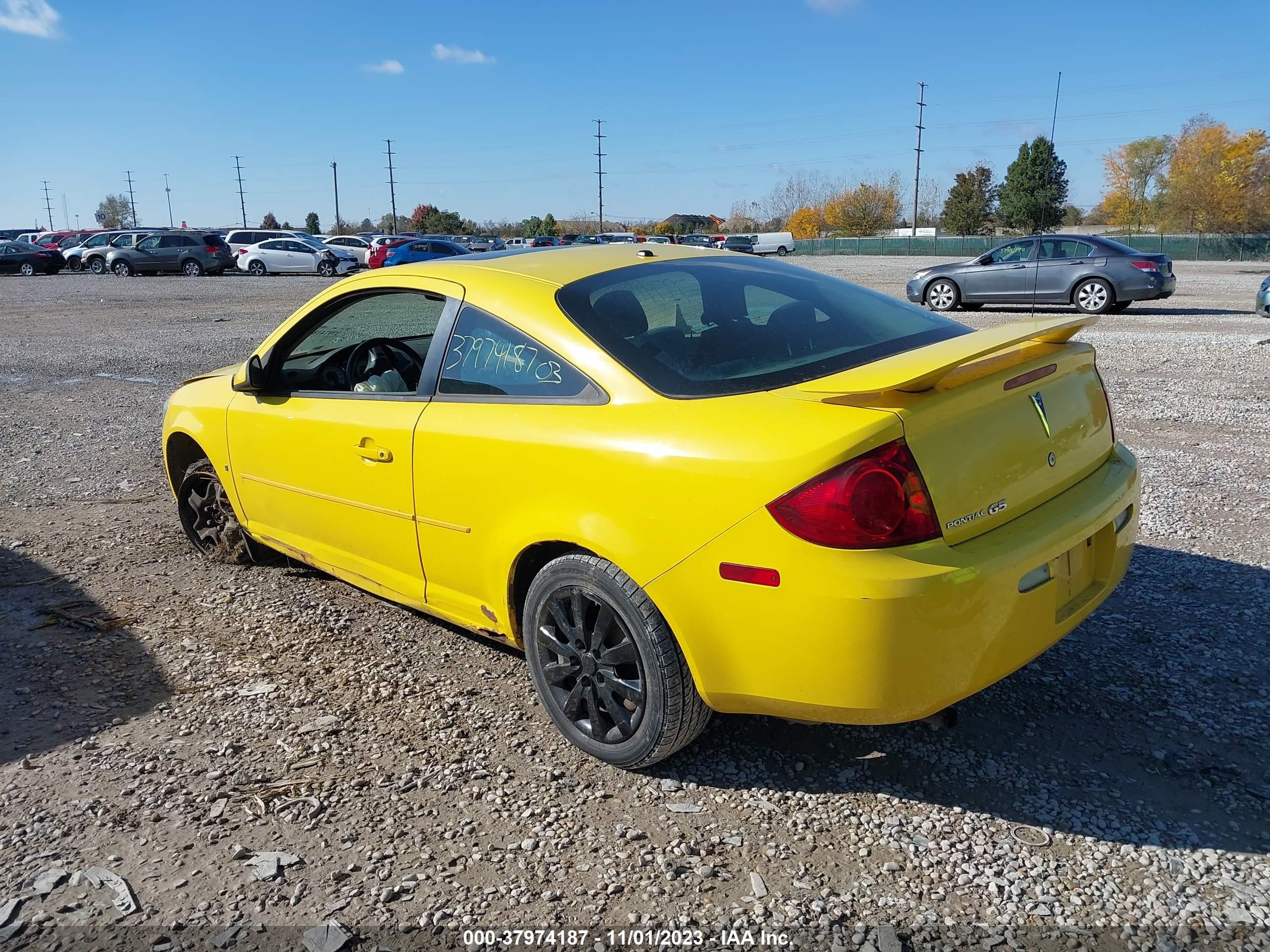 Photo 2 VIN: 1G2AL15F577249298 - PONTIAC G5 