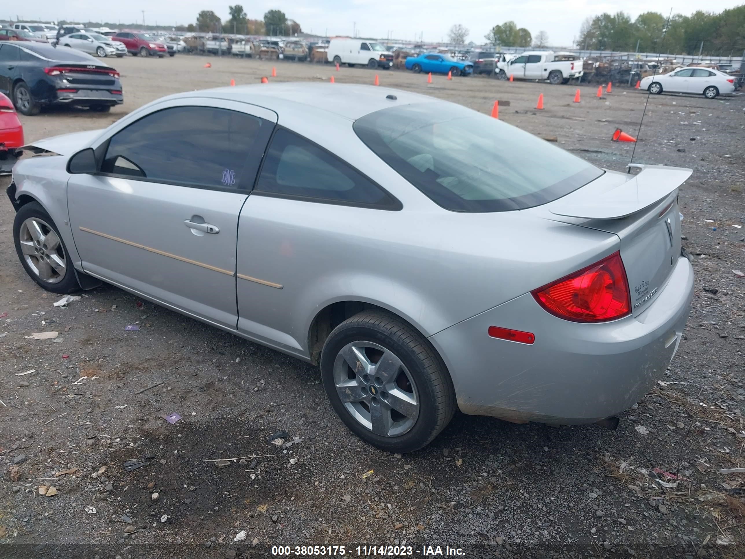 Photo 2 VIN: 1G2AL15F577411785 - PONTIAC G5 