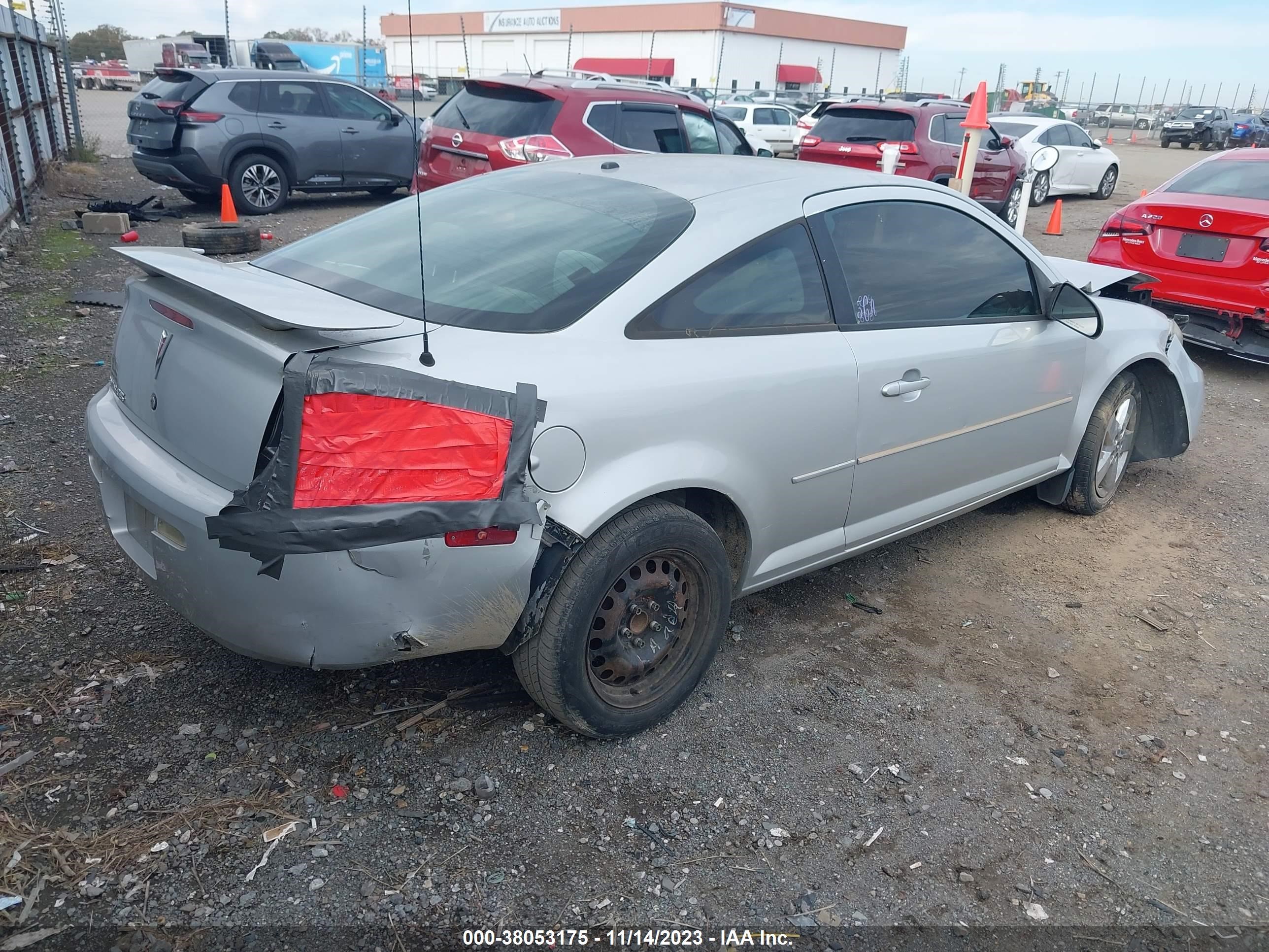 Photo 3 VIN: 1G2AL15F577411785 - PONTIAC G5 