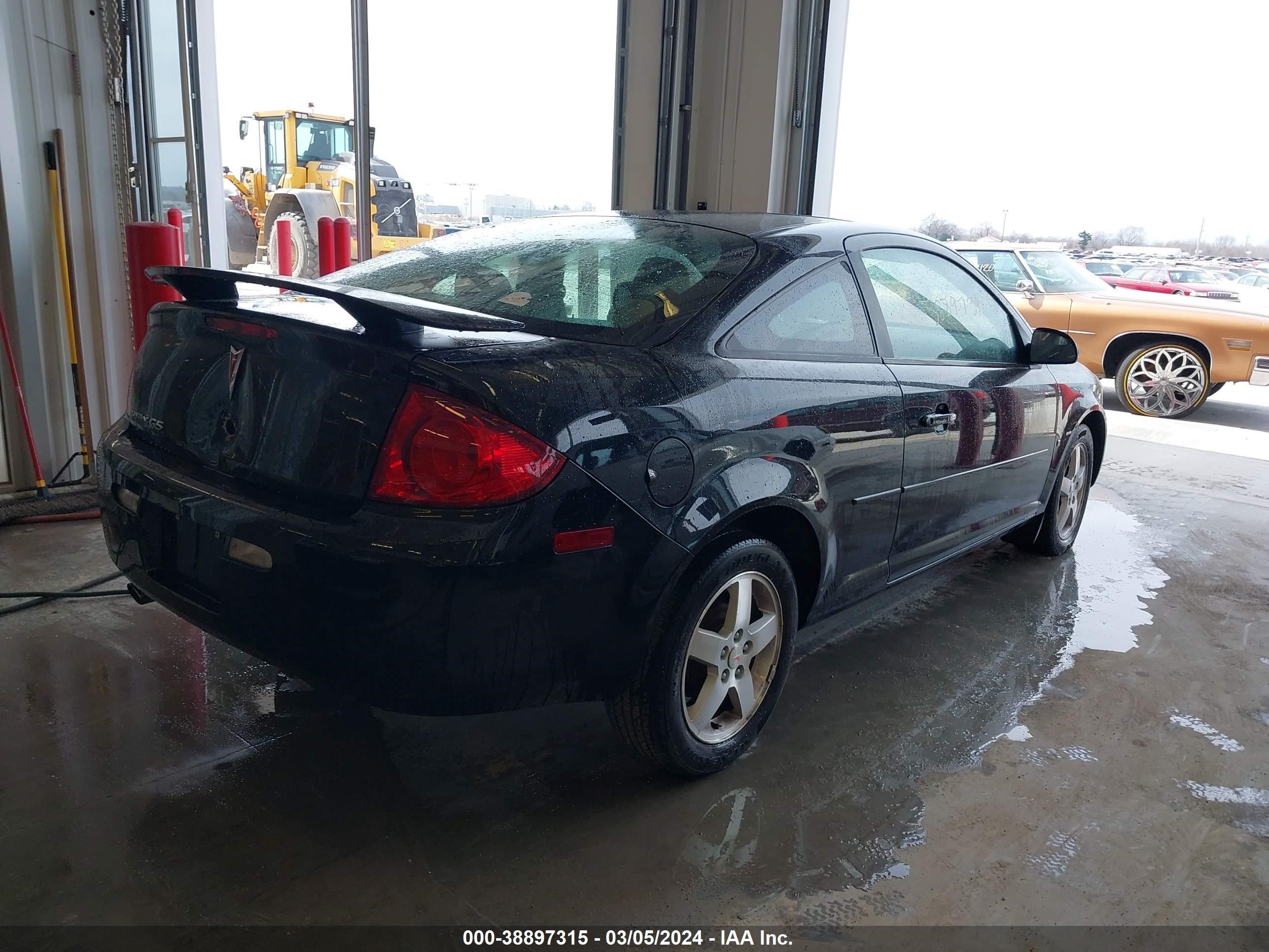 Photo 3 VIN: 1G2AL15F677173011 - PONTIAC G5 