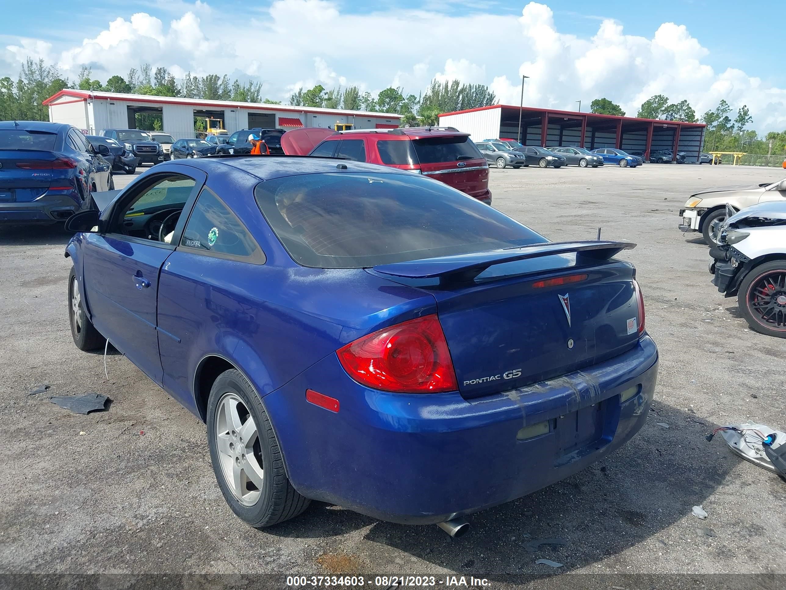 Photo 2 VIN: 1G2AL15F877266399 - PONTIAC G5 