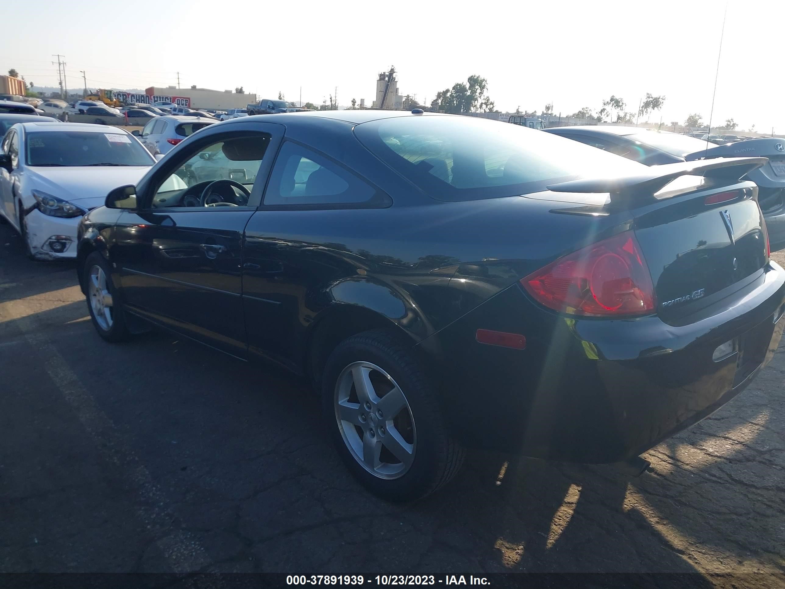 Photo 2 VIN: 1G2AL15F977263074 - PONTIAC G5 