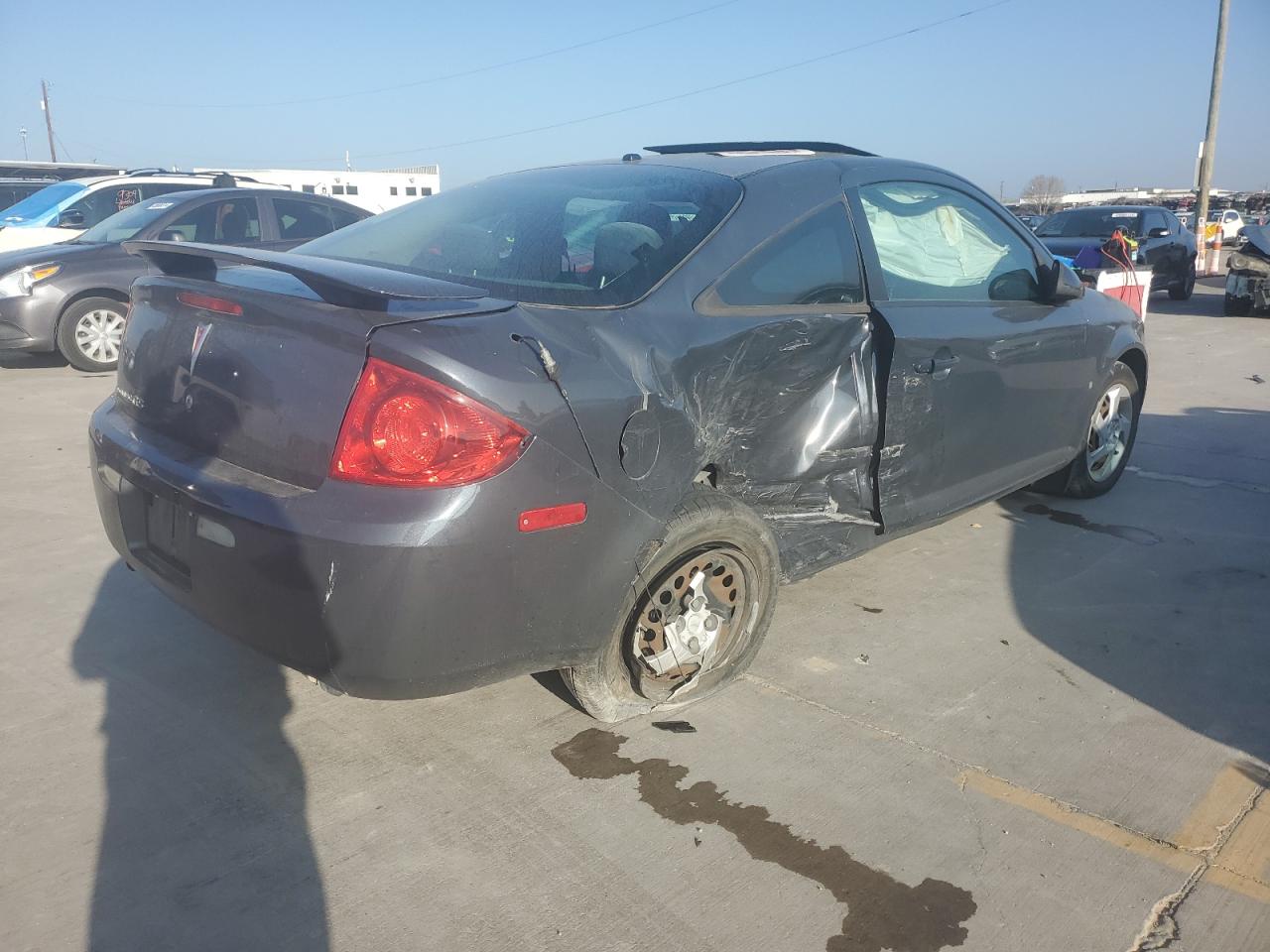 Photo 2 VIN: 1G2AL18F087124268 - PONTIAC G5 