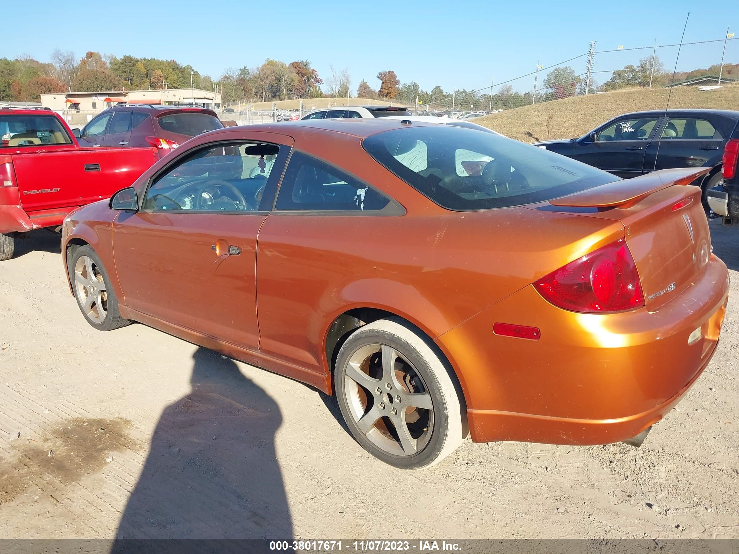 Photo 2 VIN: 1G2AN15B277235737 - PONTIAC G5 