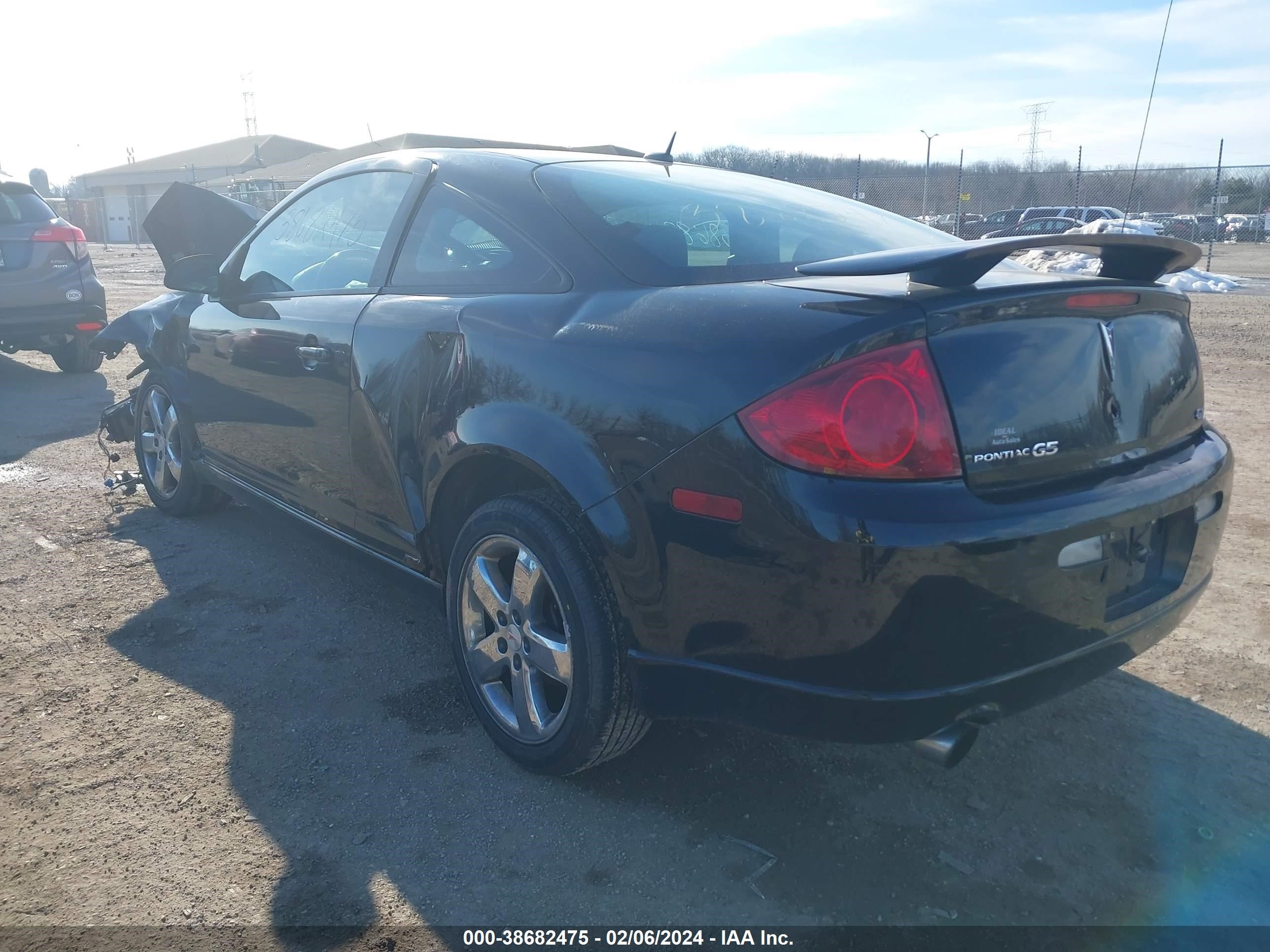 Photo 2 VIN: 1G2AN18B177103497 - PONTIAC G5 