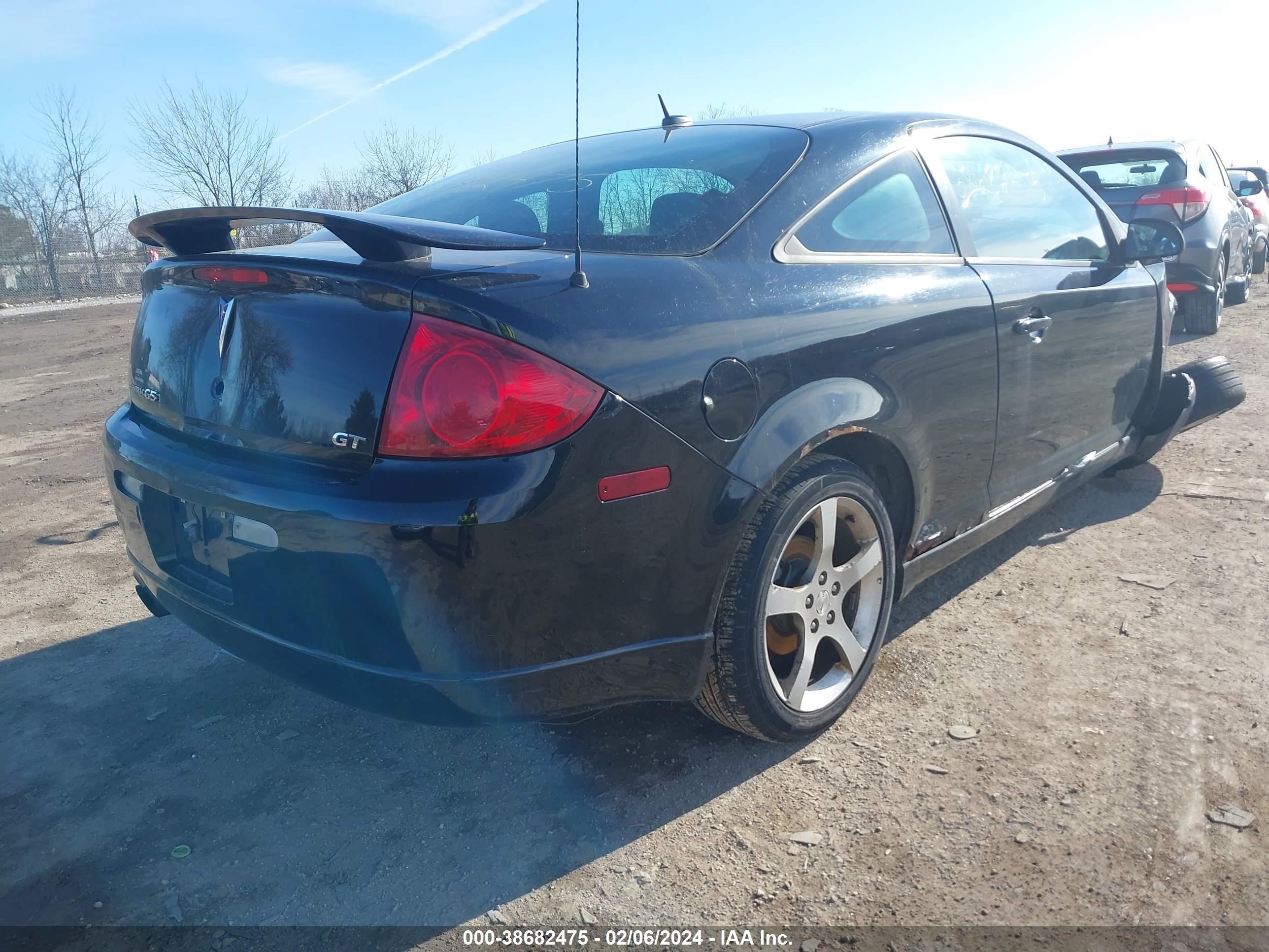 Photo 3 VIN: 1G2AN18B177103497 - PONTIAC G5 