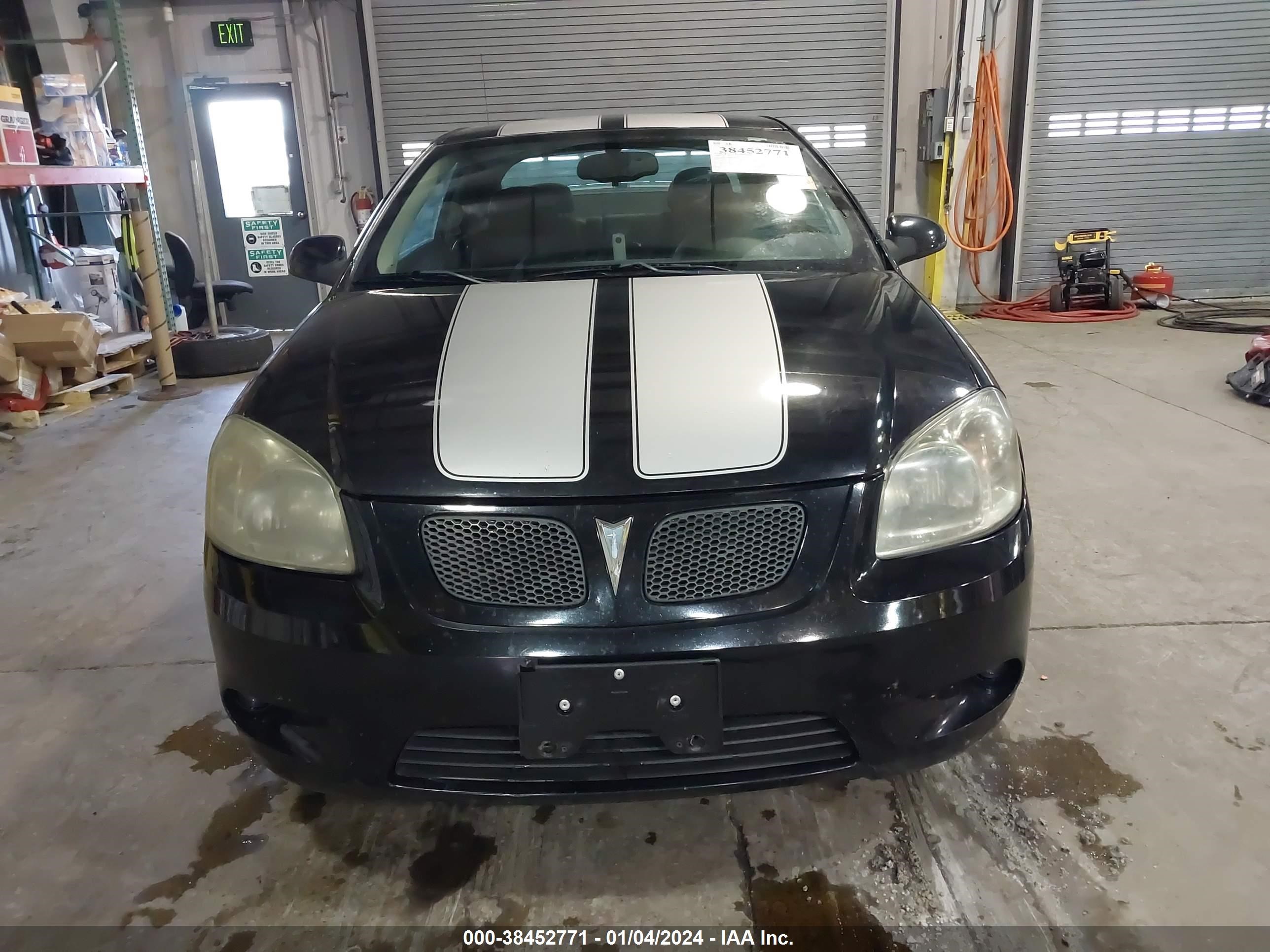 Photo 12 VIN: 1G2AN18B487335657 - PONTIAC G5 