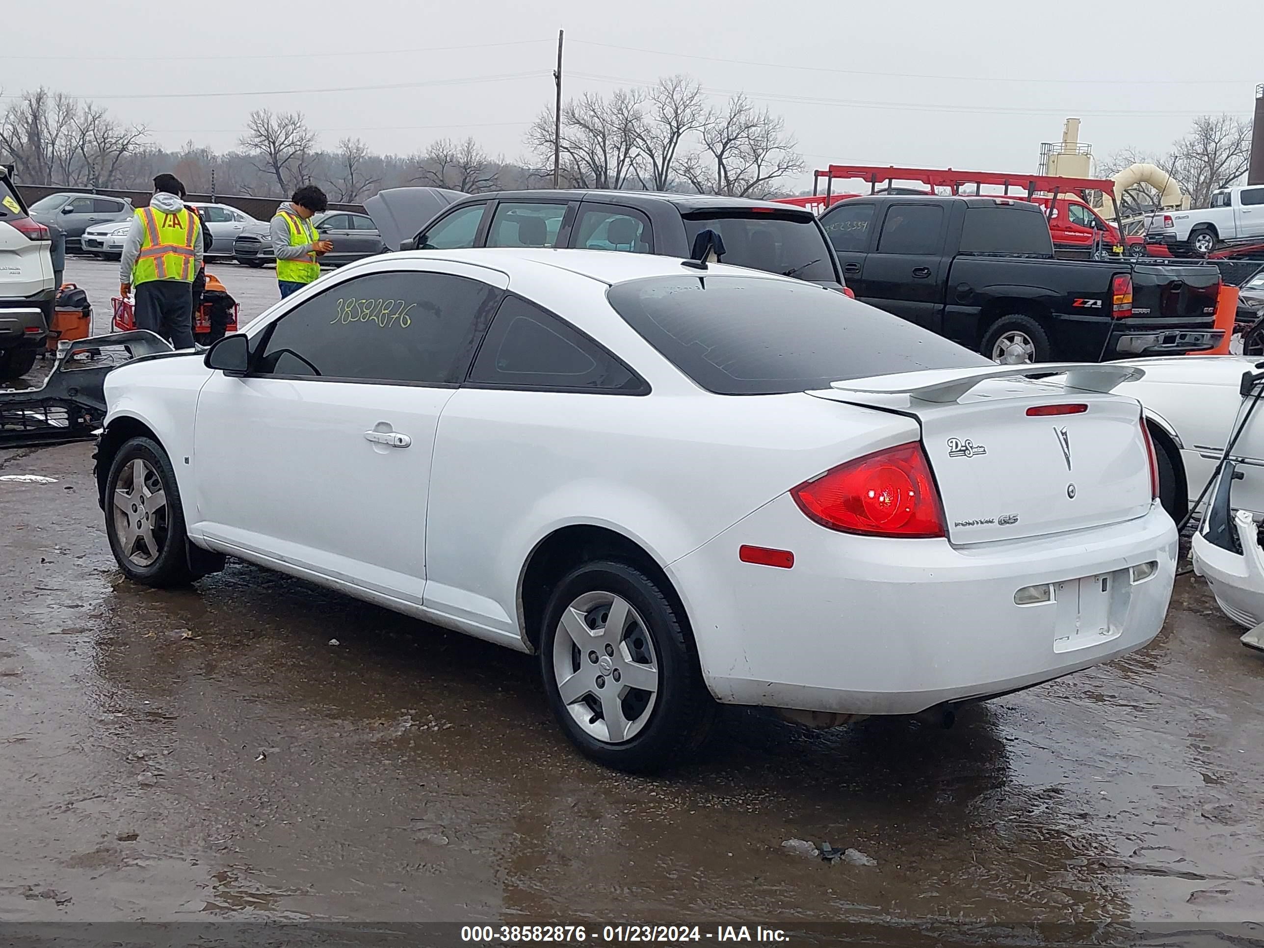 Photo 2 VIN: 1G2AS18HX97218101 - PONTIAC G5 