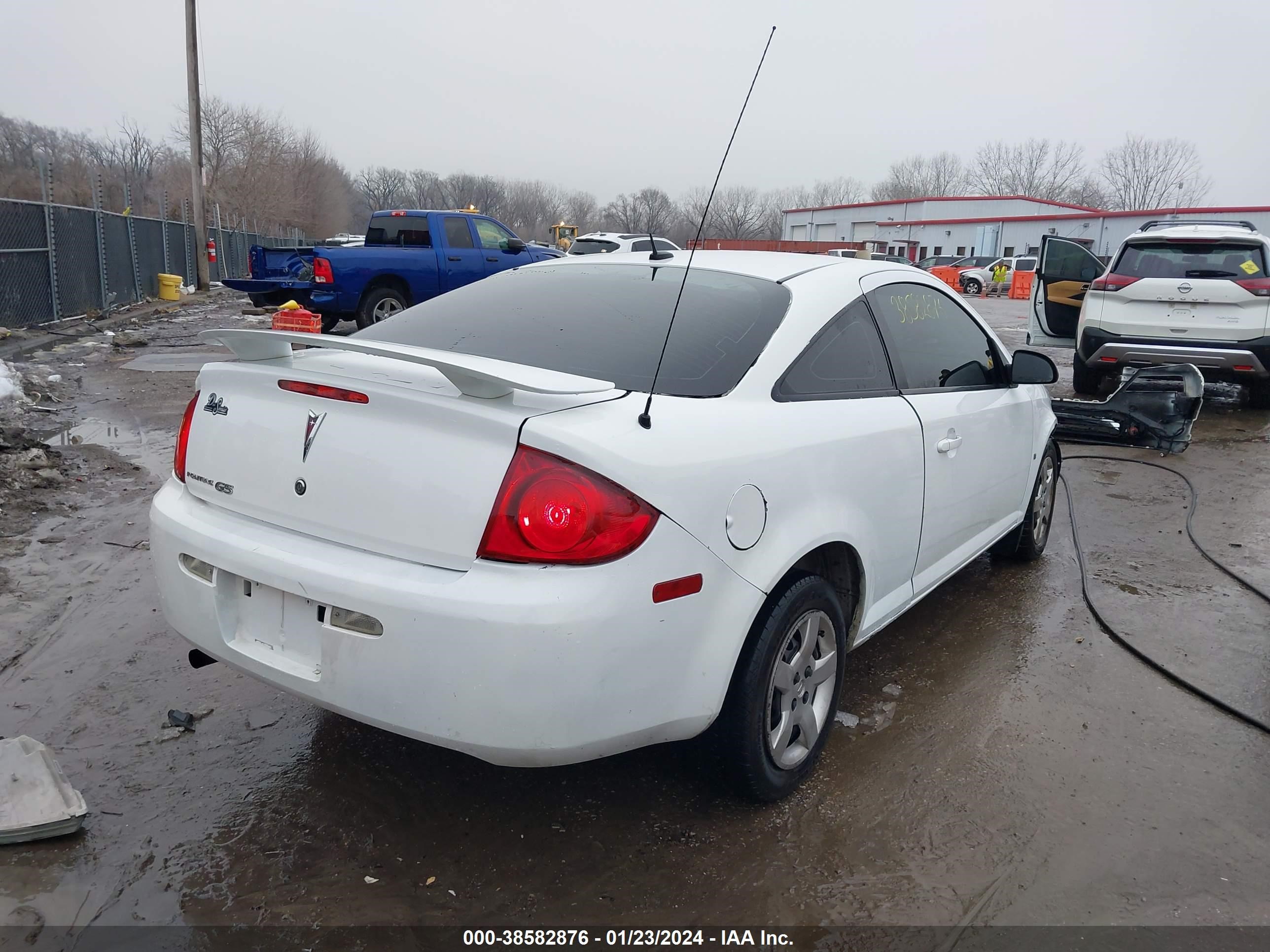 Photo 3 VIN: 1G2AS18HX97218101 - PONTIAC G5 