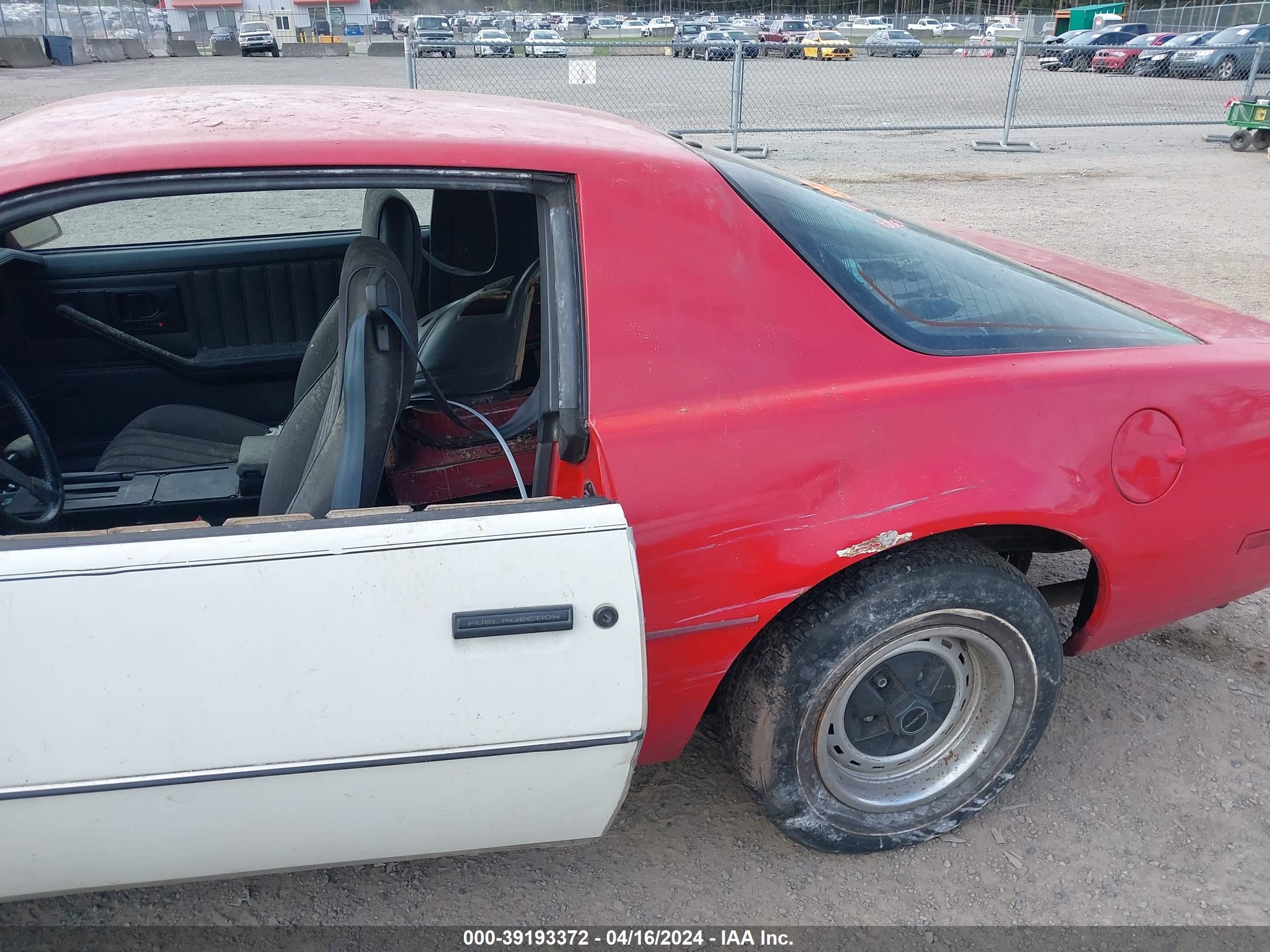 Photo 5 VIN: 1G2AS8717EL275855 - PONTIAC FIREBIRD 