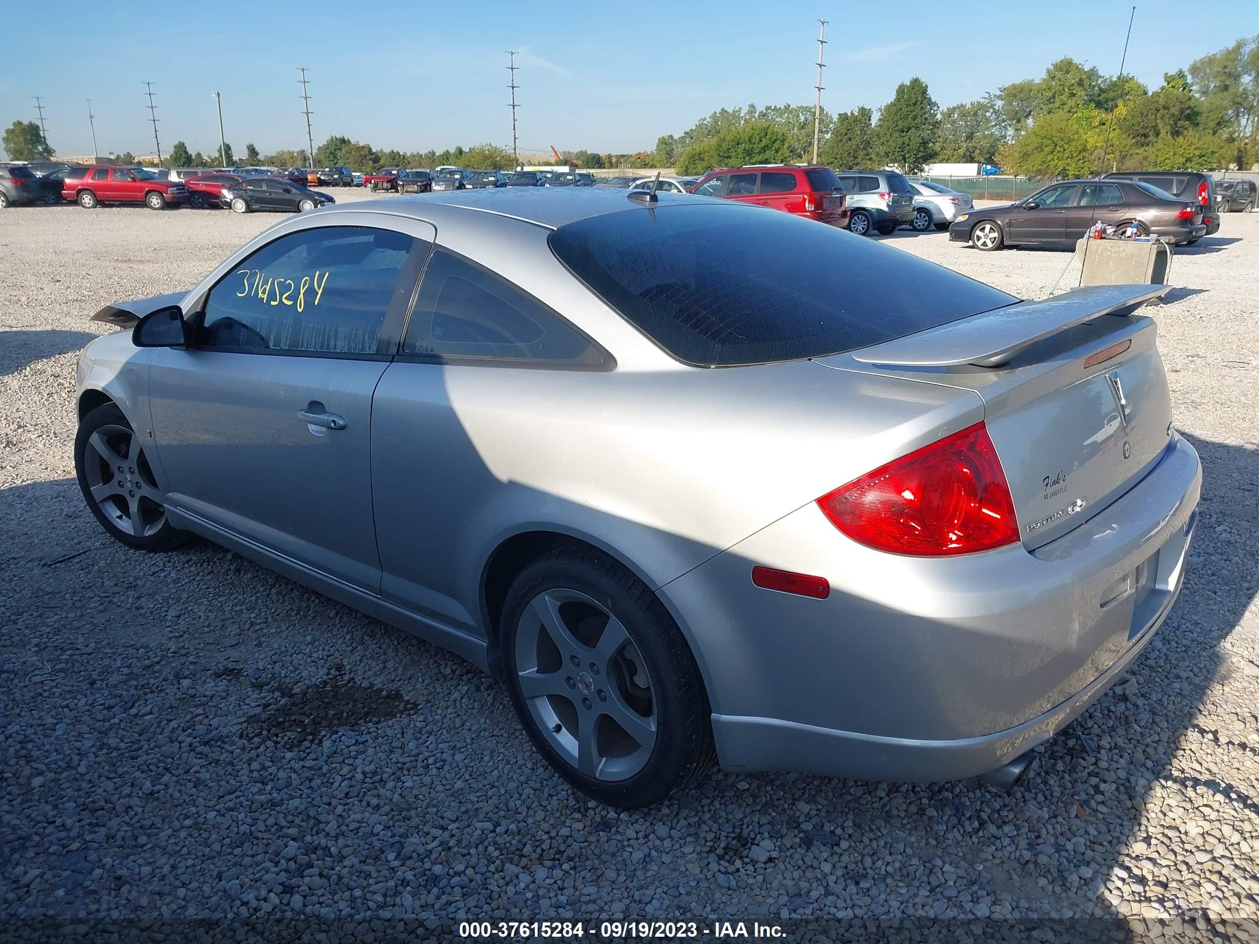 Photo 2 VIN: 1G2AT18H397257402 - PONTIAC G5 