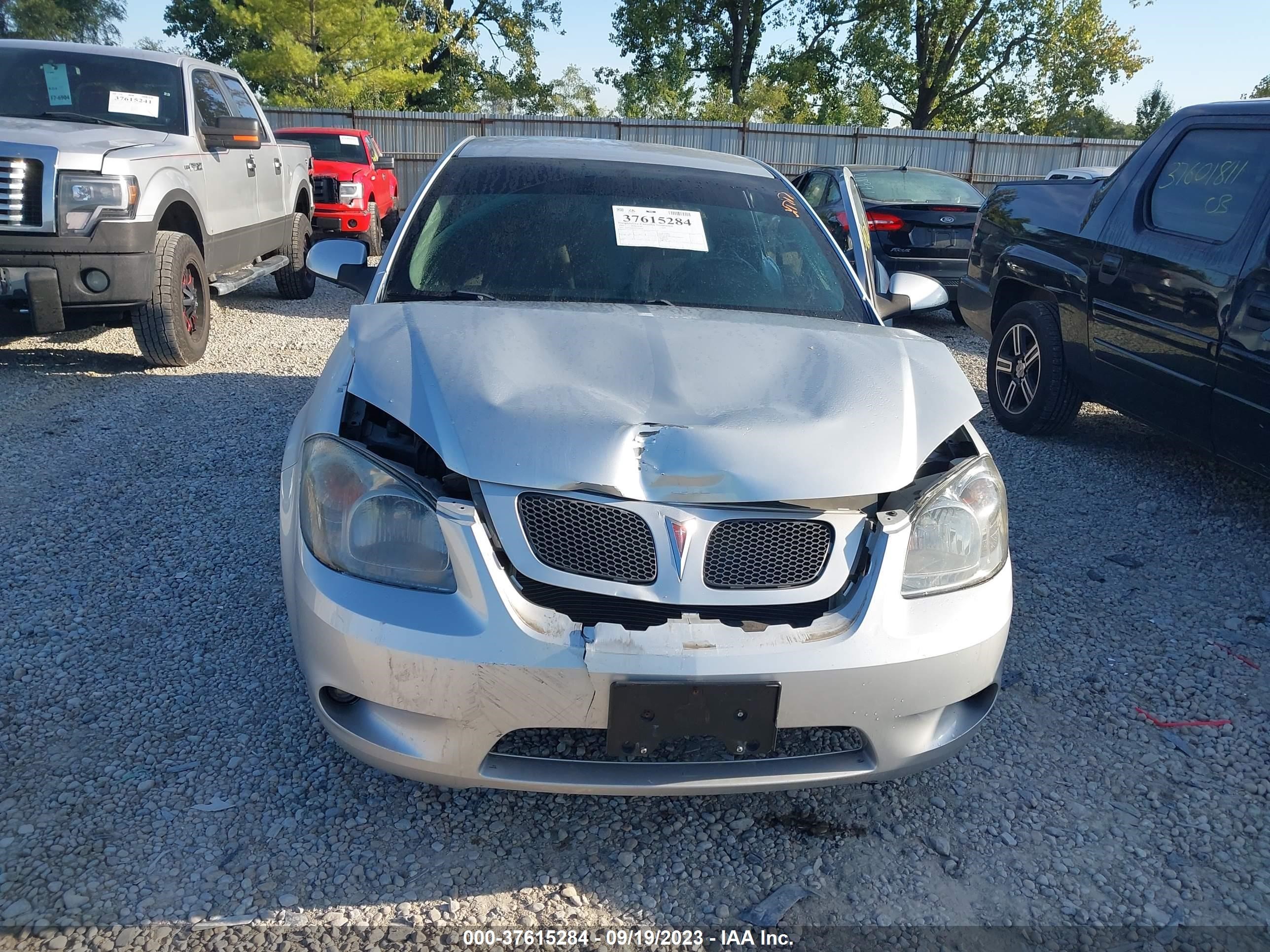 Photo 5 VIN: 1G2AT18H397257402 - PONTIAC G5 