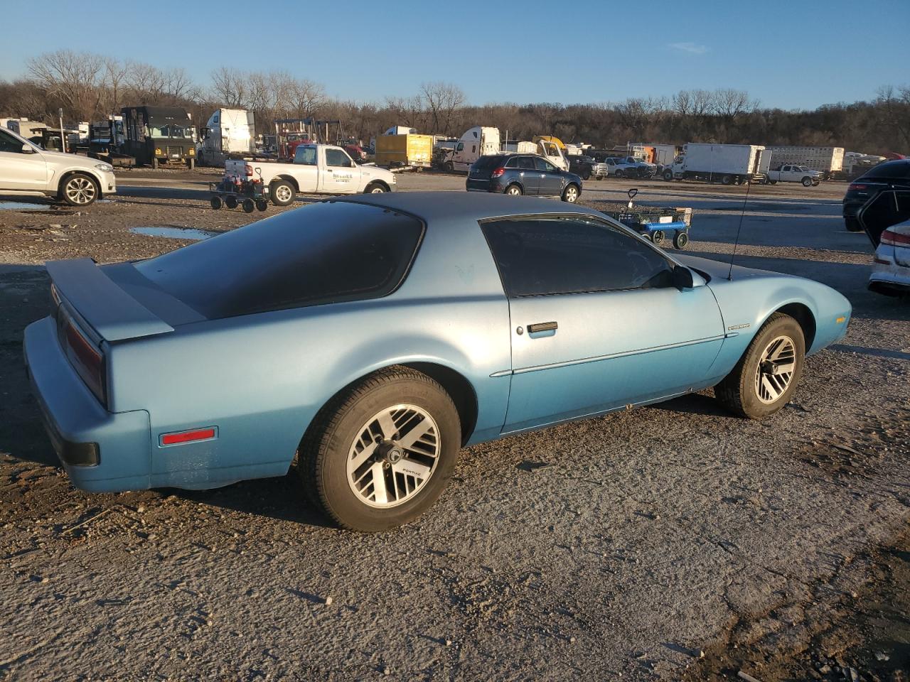 Photo 2 VIN: 1G2FS21E2JL202353 - PONTIAC FIREBIRD 