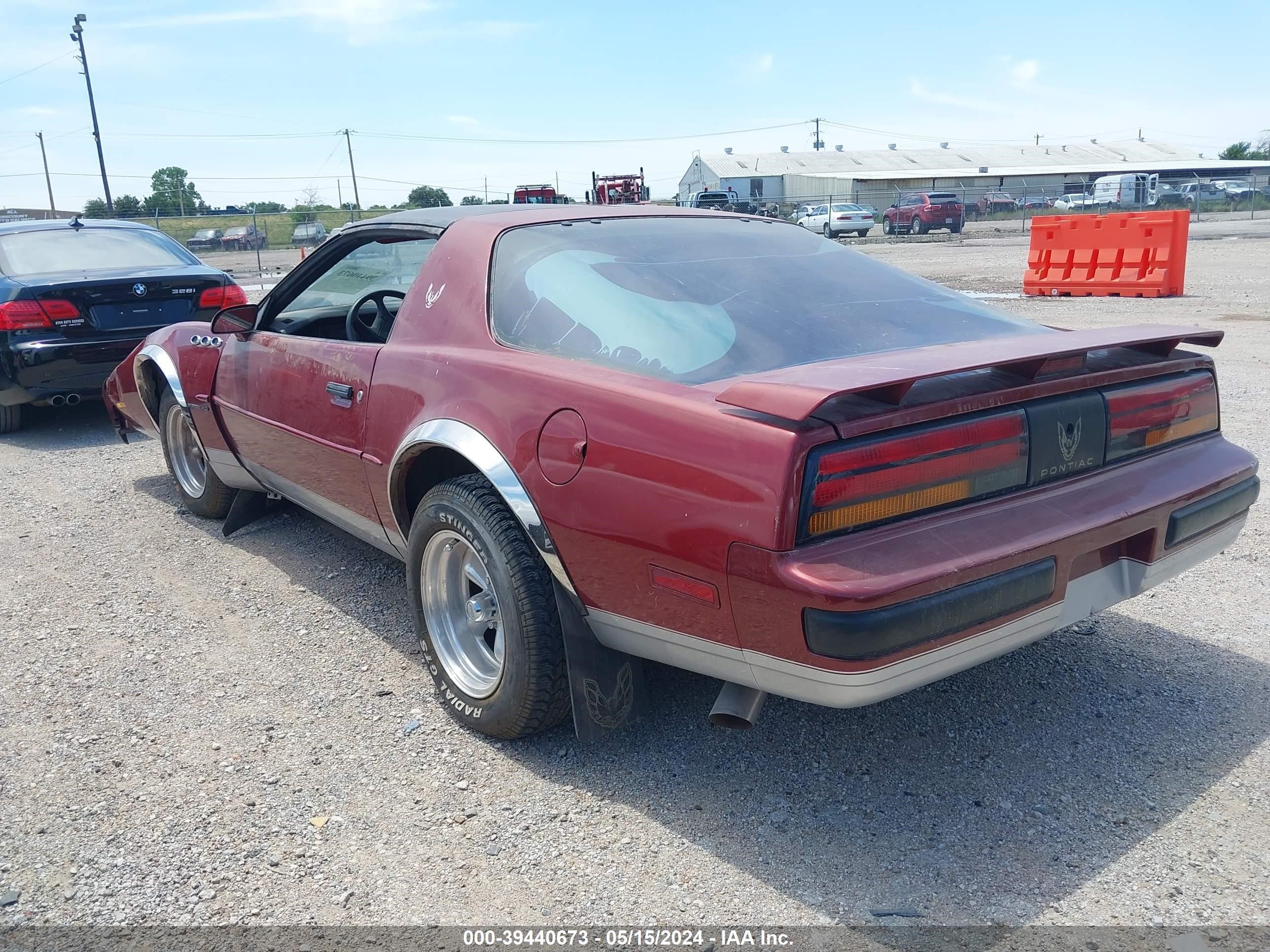 Photo 2 VIN: 1G2FS21S4JL257165 - PONTIAC FIREBIRD 