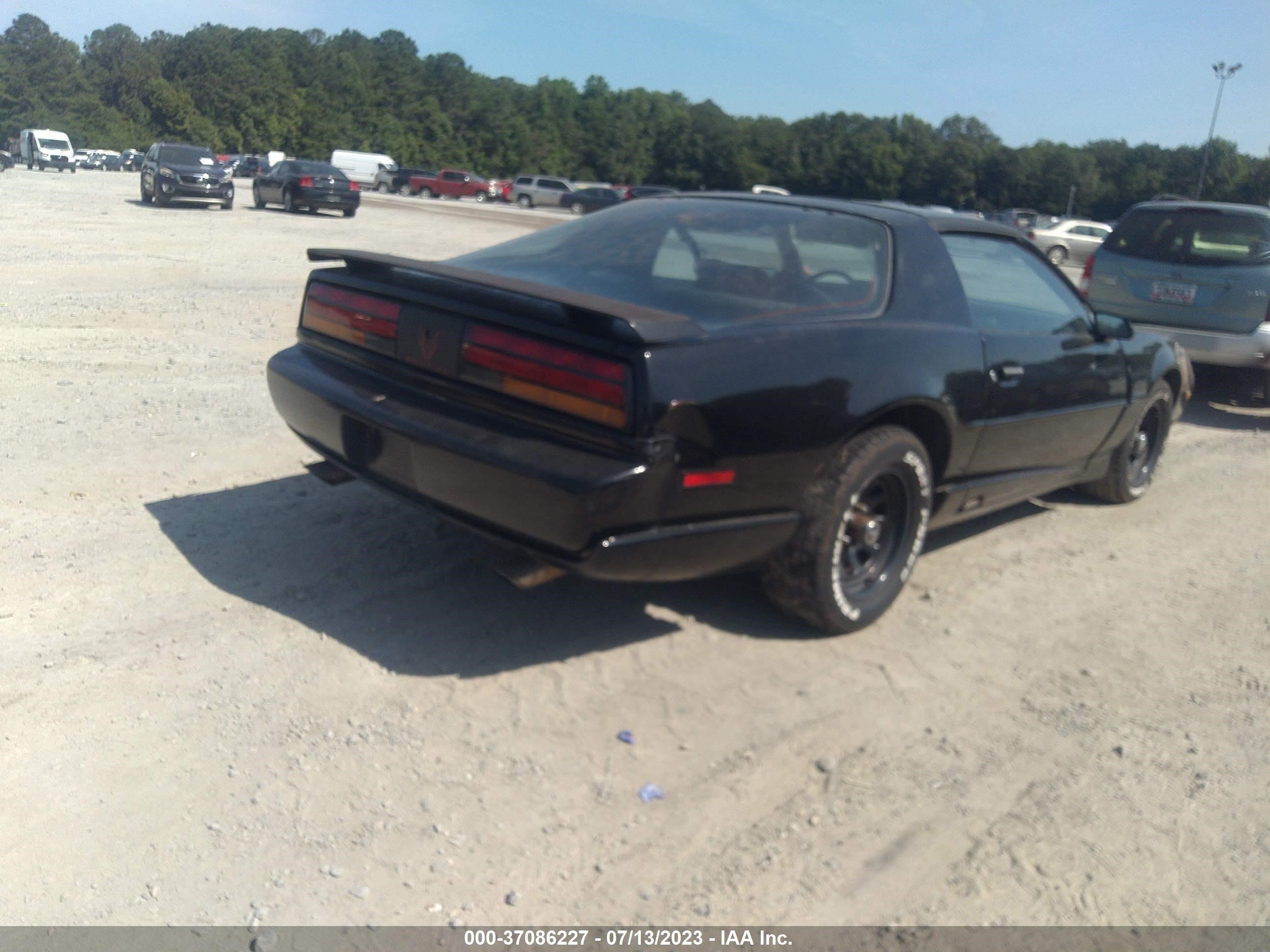 Photo 3 VIN: 1G2FS23E7ML211003 - PONTIAC FIREBIRD 