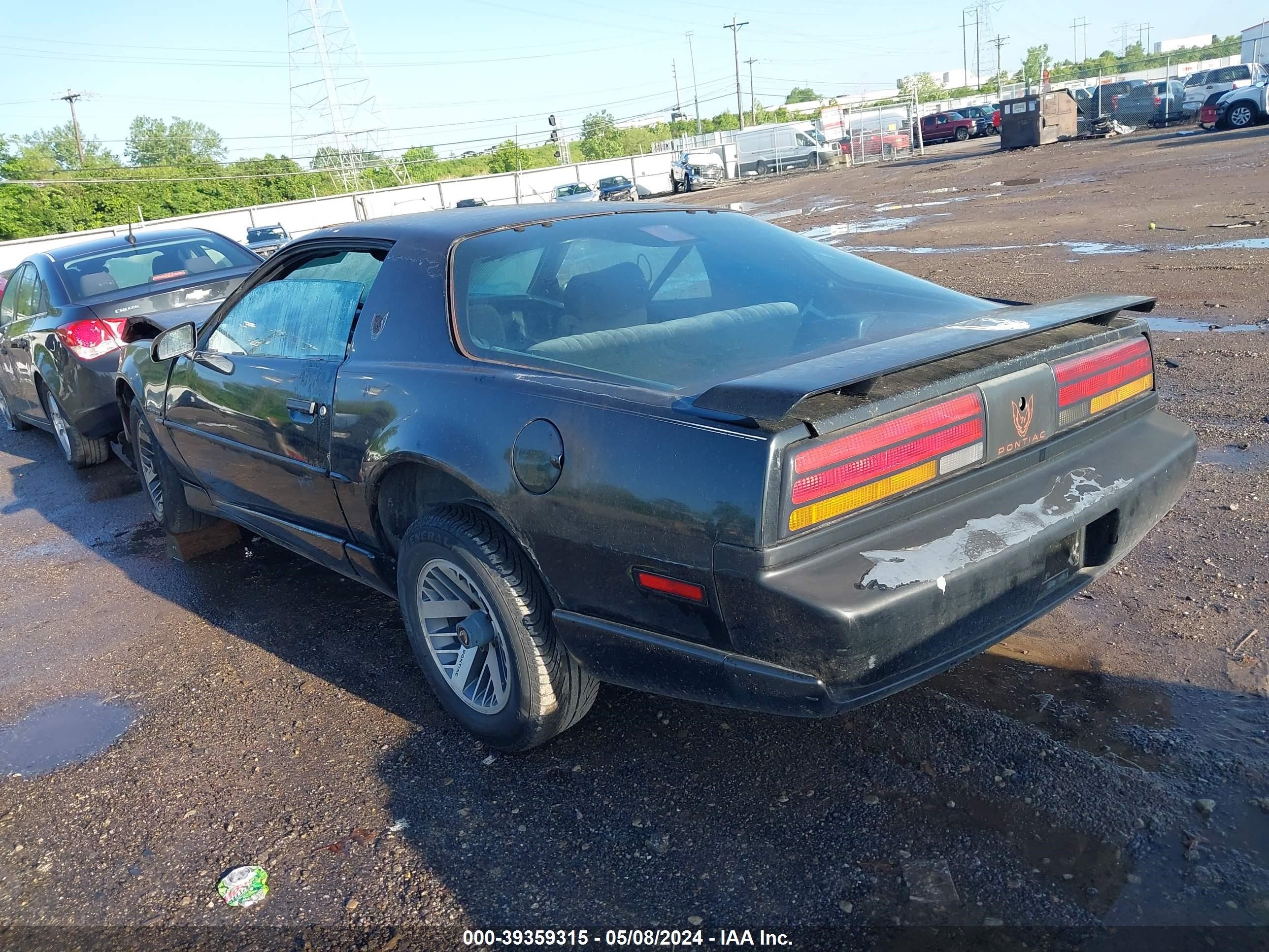 Photo 2 VIN: 1G2FS23T6ML242967 - PONTIAC FIREBIRD 