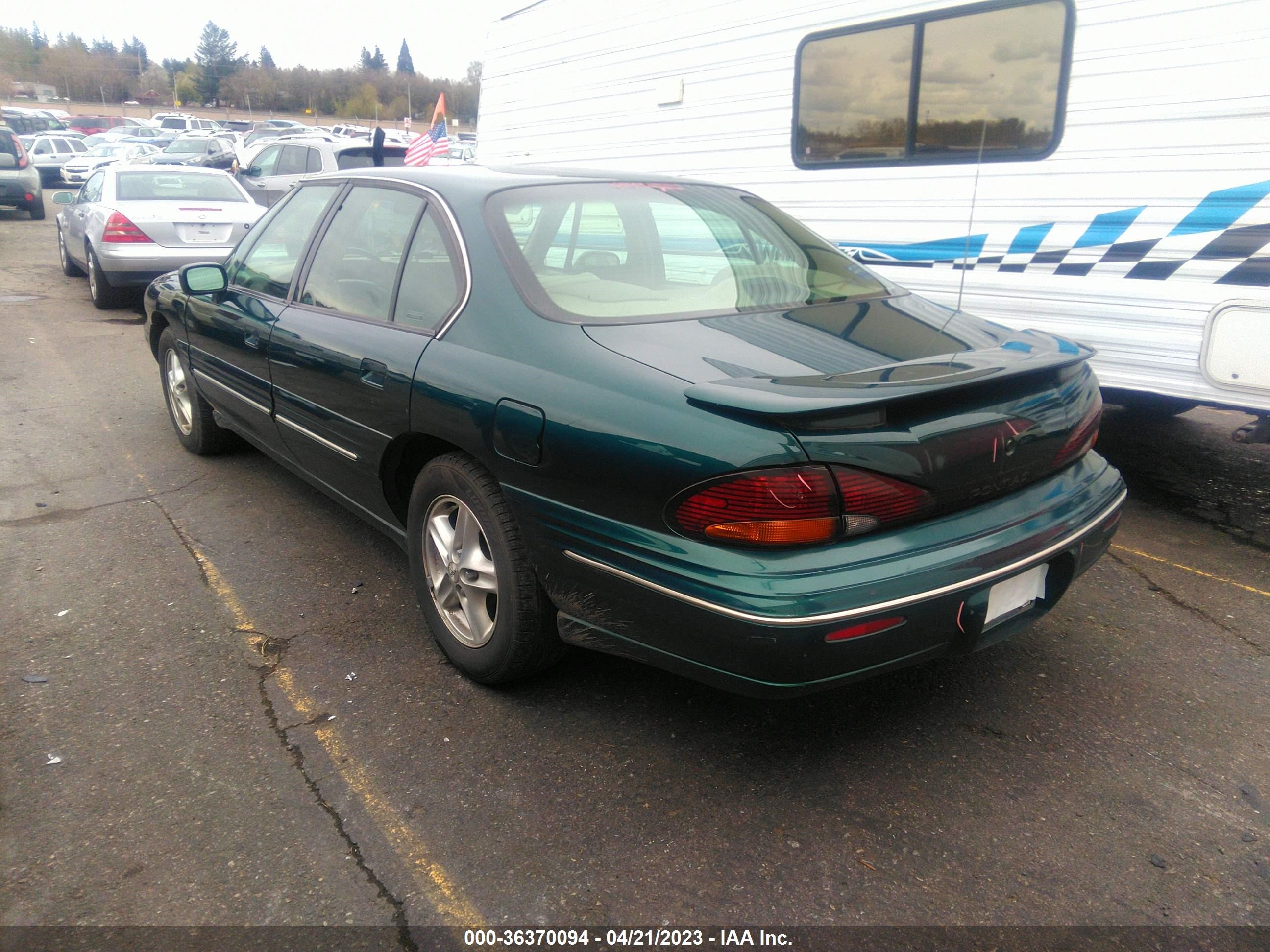 Photo 2 VIN: 1G2HX52K0XH242345 - PONTIAC BONNEVILLE 