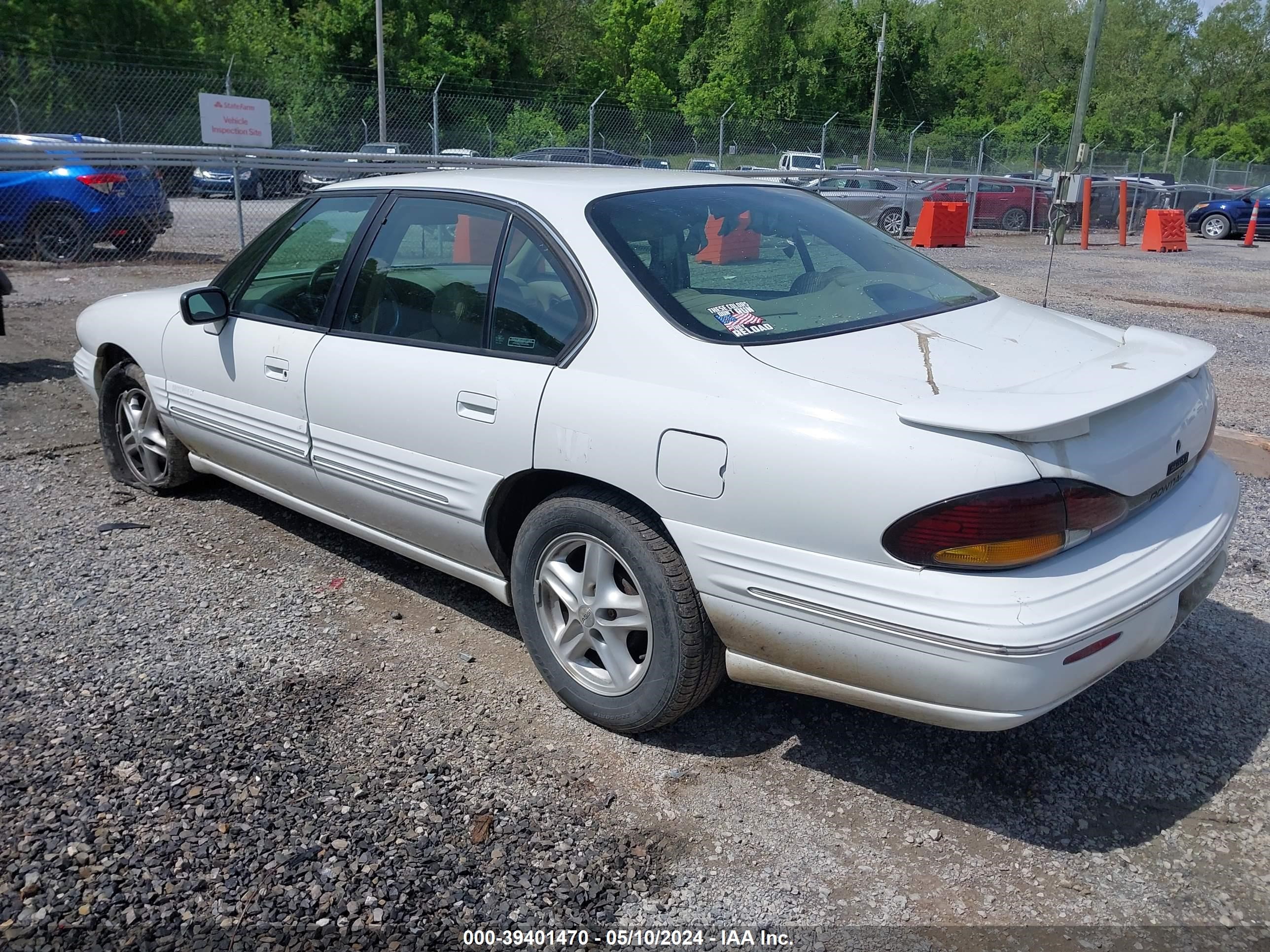 Photo 2 VIN: 1G2HX52K2XH254173 - PONTIAC BONNEVILLE 