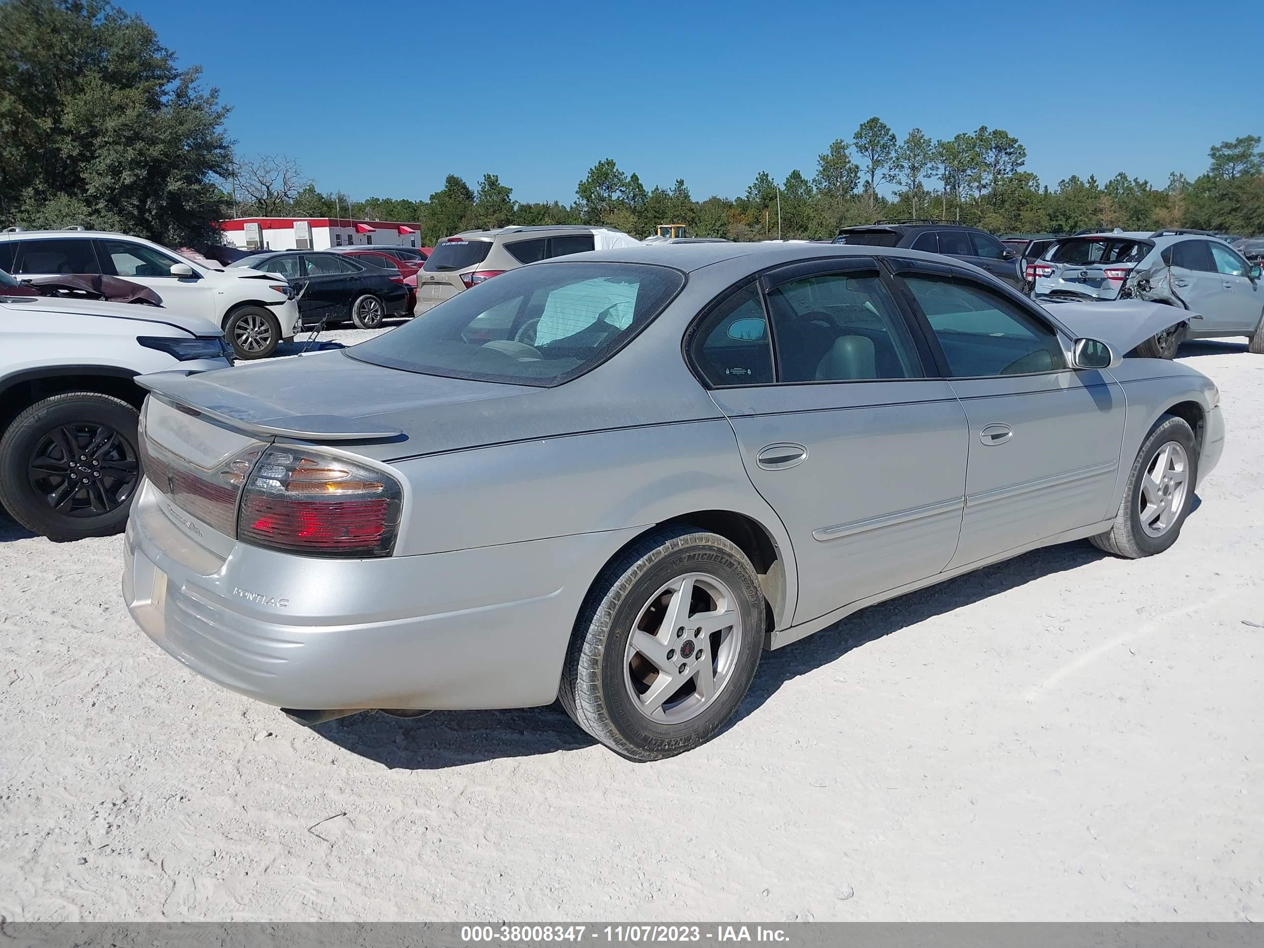 Photo 3 VIN: 1G2HX52K334118152 - PONTIAC BONNEVILLE 