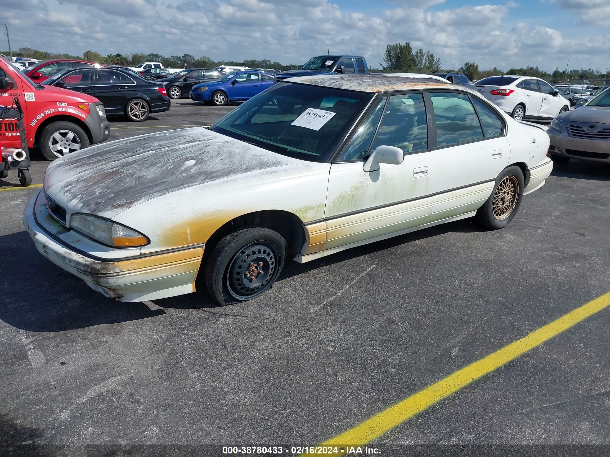 Photo 1 VIN: 1G2HX52K4S4231185 - PONTIAC BONNEVILLE 