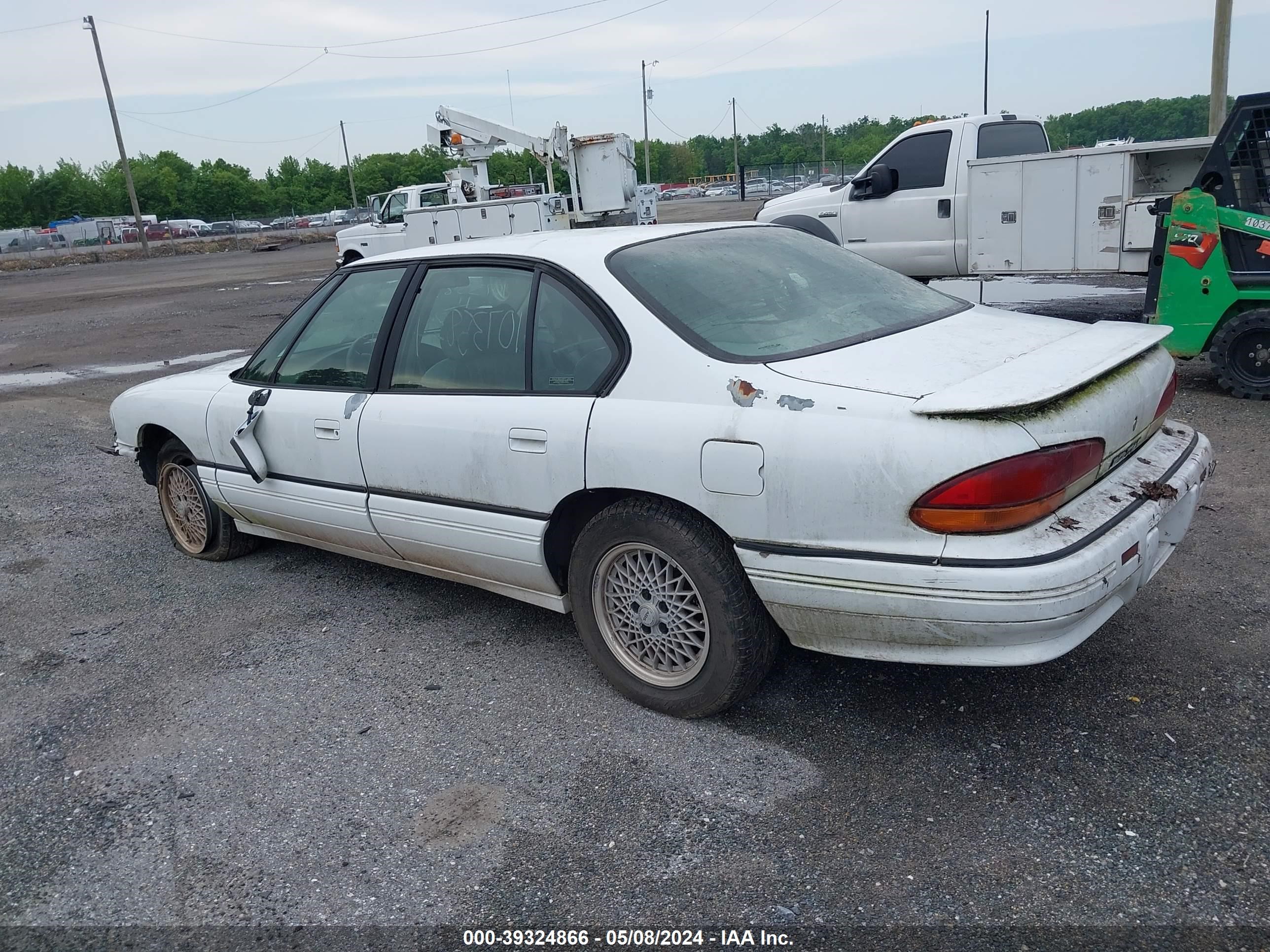 Photo 2 VIN: 1G2HX52L0R4228447 - PONTIAC BONNEVILLE 