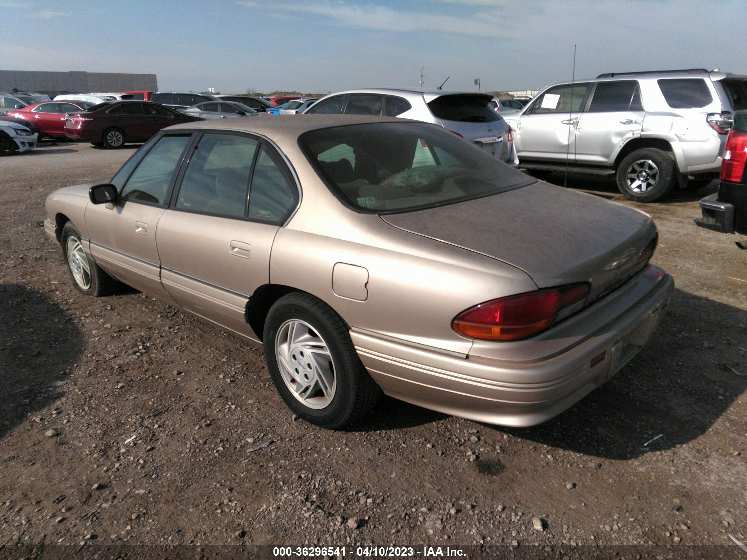 Photo 2 VIN: 1G2HX52L0R4249752 - PONTIAC BONNEVILLE 