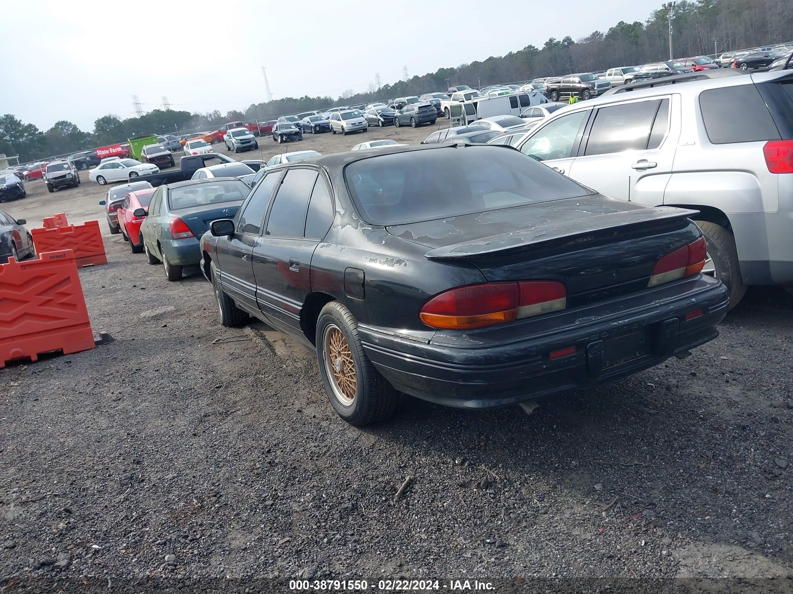 Photo 2 VIN: 1G2HX52L5R4219114 - PONTIAC BONNEVILLE 