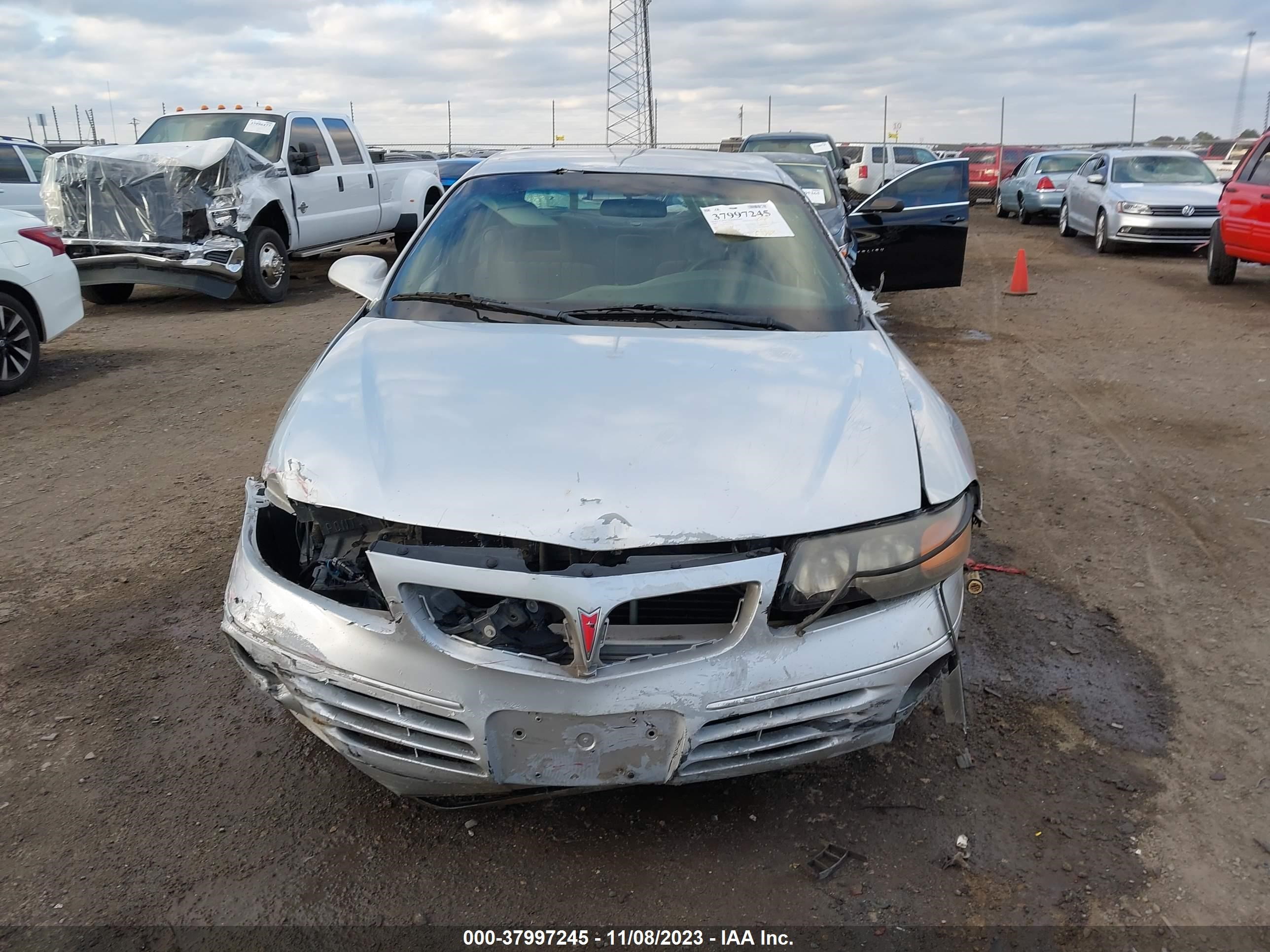 Photo 11 VIN: 1G2HX54K1Y4239606 - PONTIAC BONNEVILLE 