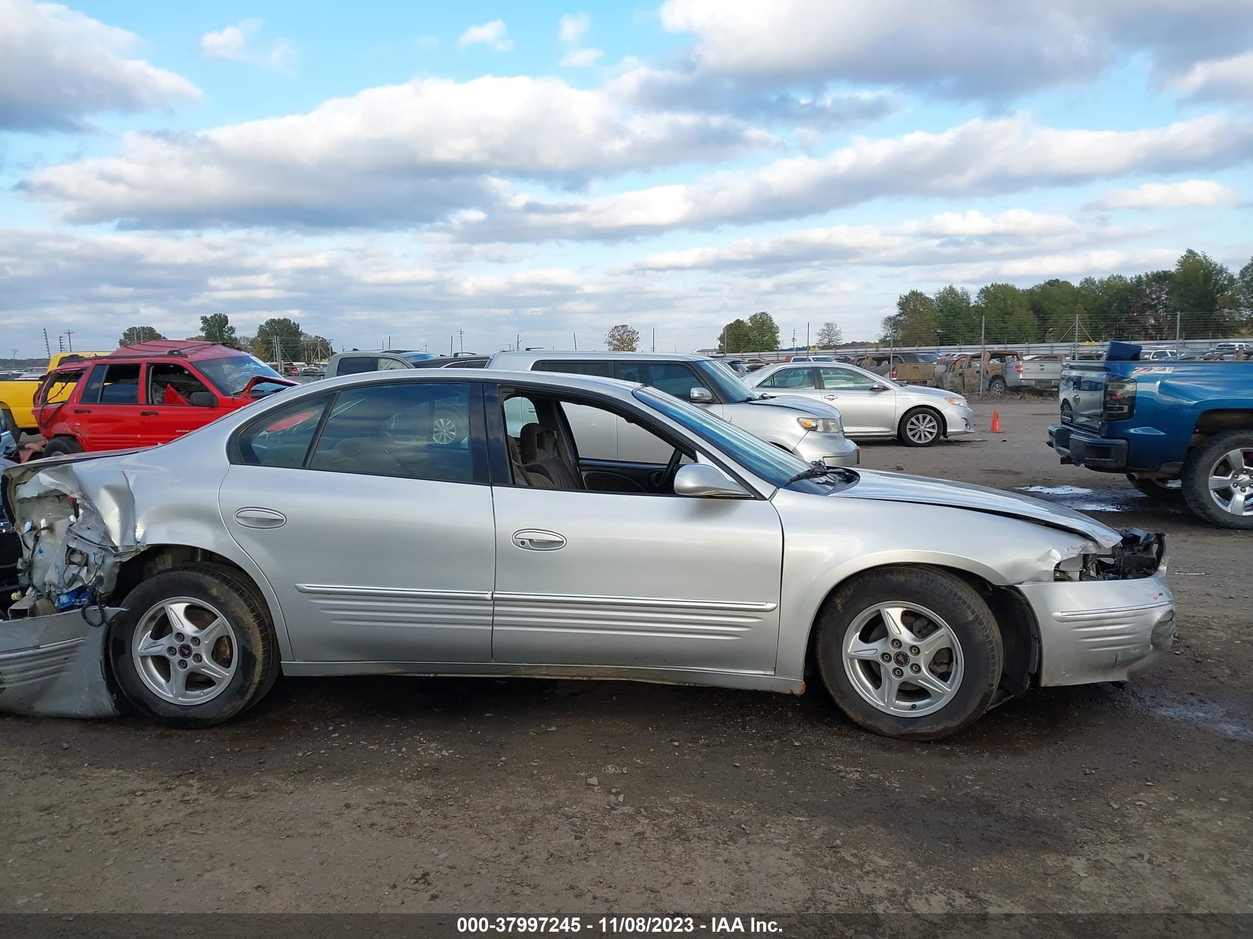 Photo 12 VIN: 1G2HX54K1Y4239606 - PONTIAC BONNEVILLE 