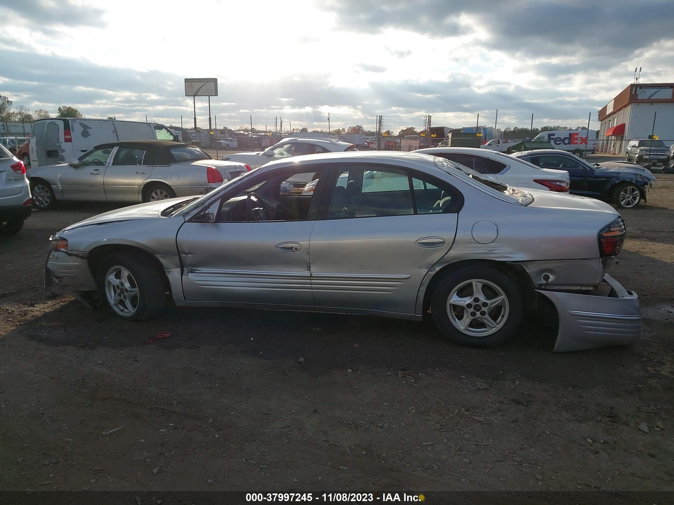 Photo 13 VIN: 1G2HX54K1Y4239606 - PONTIAC BONNEVILLE 