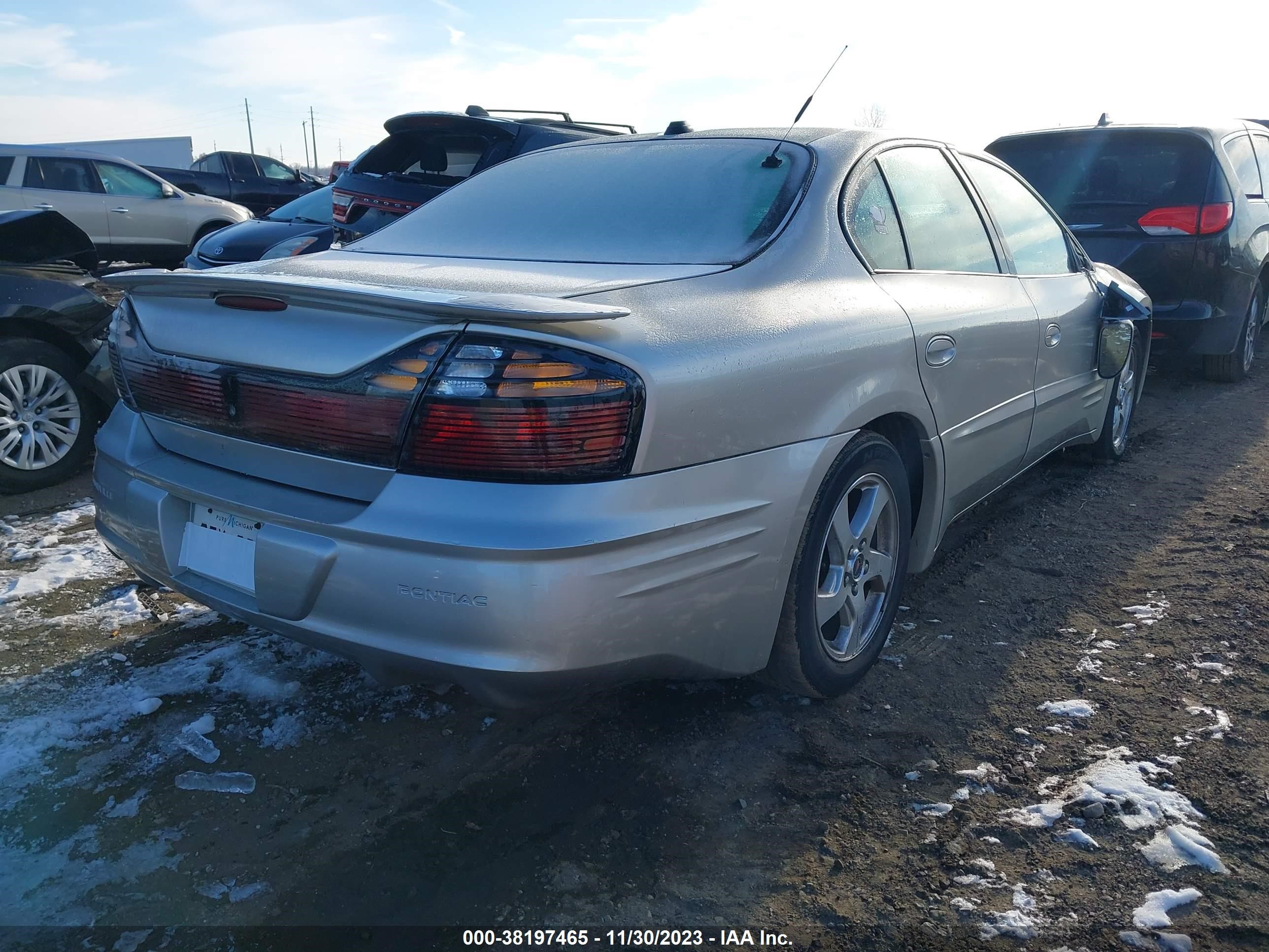 Photo 3 VIN: 1G2HY52K14U237820 - PONTIAC BONNEVILLE 