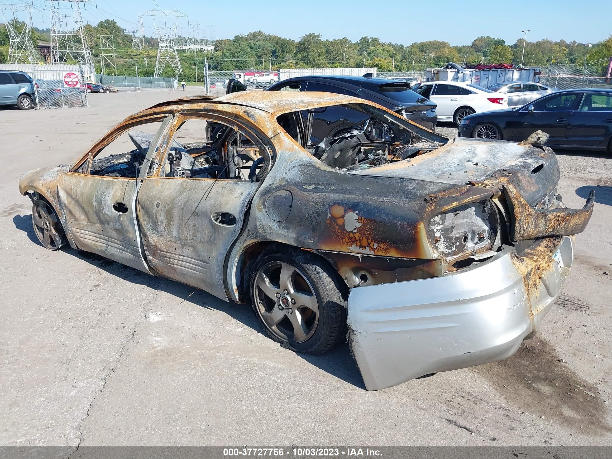 Photo 2 VIN: 1G2HY52K14U240538 - PONTIAC BONNEVILLE 