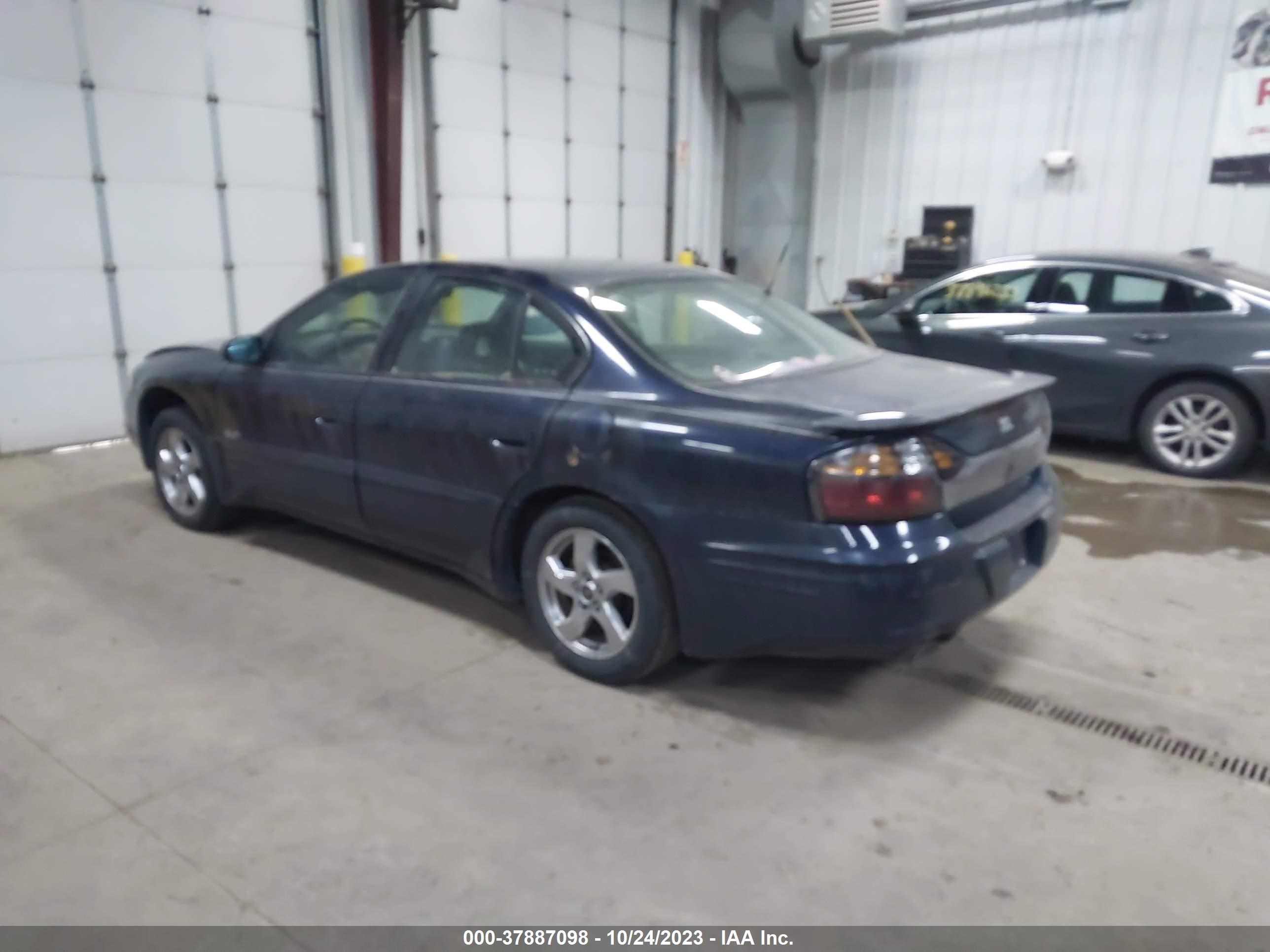 Photo 2 VIN: 1G2HY54K824203593 - PONTIAC BONNEVILLE 