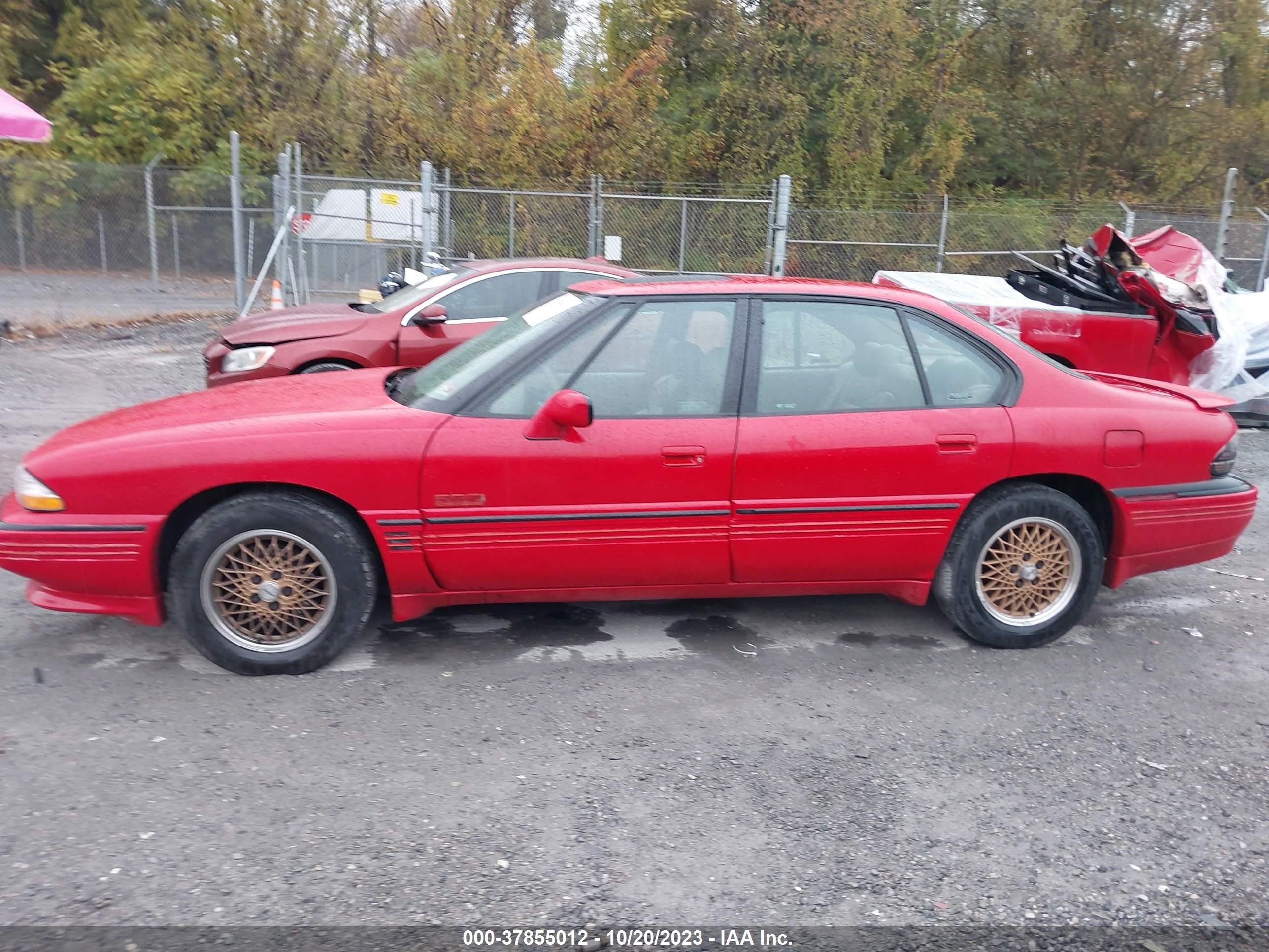 Photo 13 VIN: 1G2HZ5218R4270373 - PONTIAC BONNEVILLE 