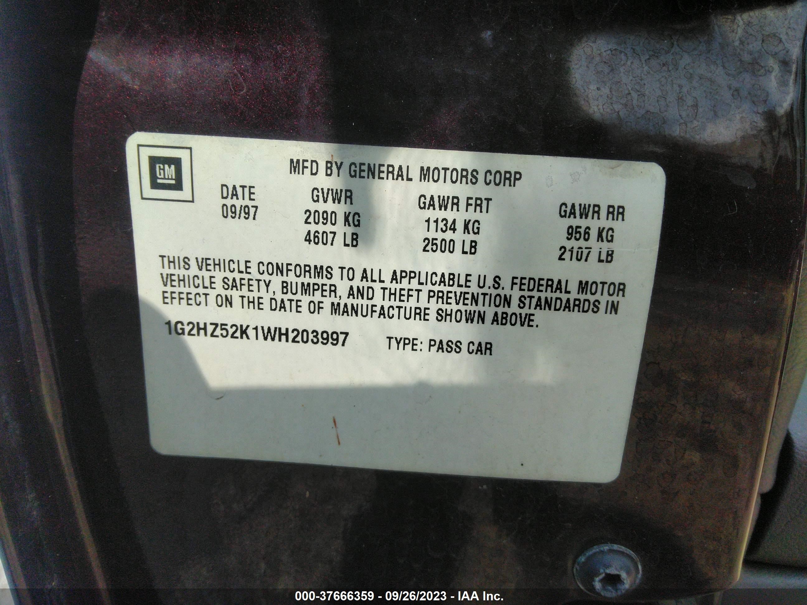 Photo 8 VIN: 1G2HZ52K1WH203997 - PONTIAC BONNEVILLE 