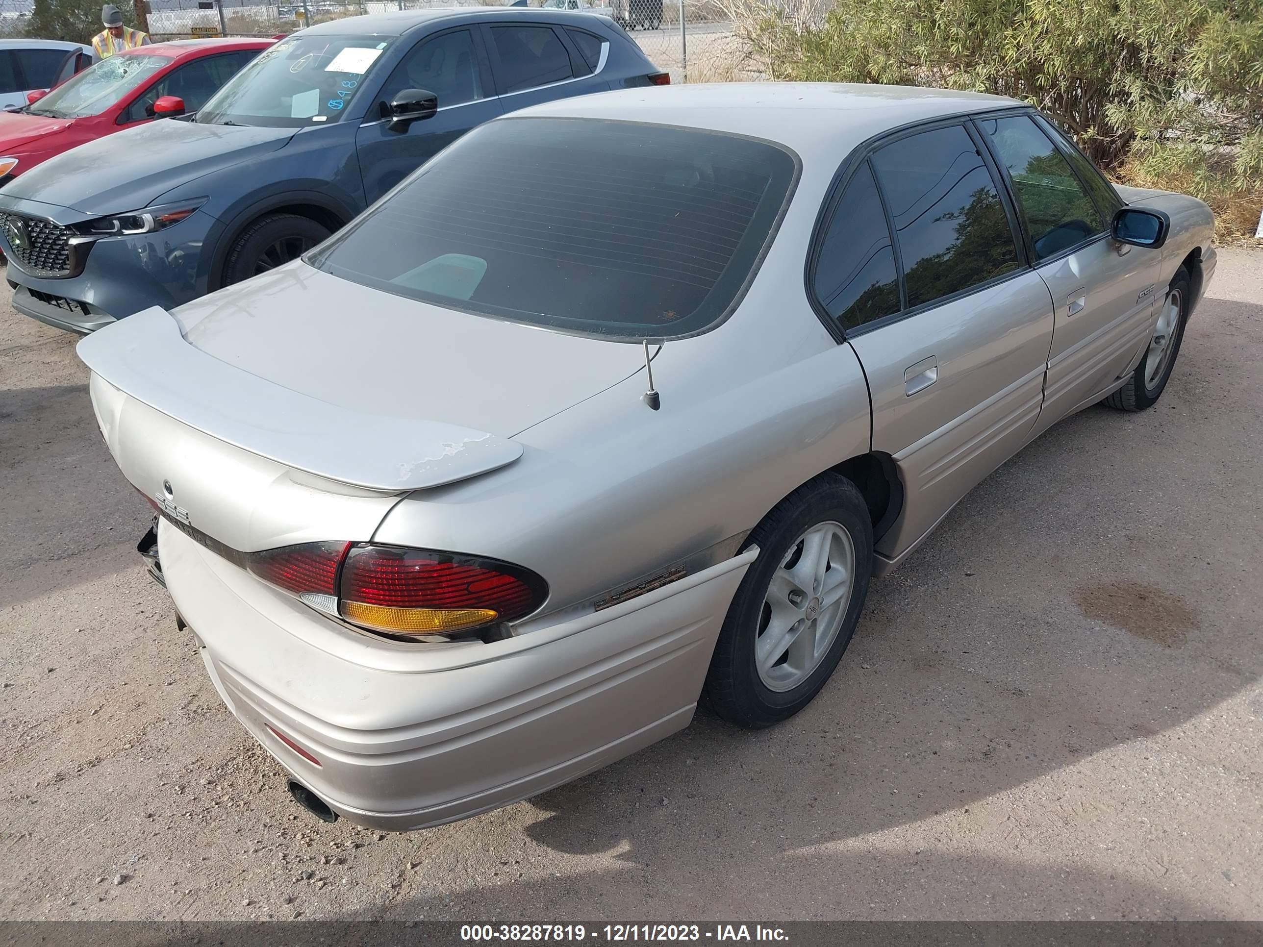 Photo 3 VIN: 1G2HZ52K9WH210714 - PONTIAC BONNEVILLE 