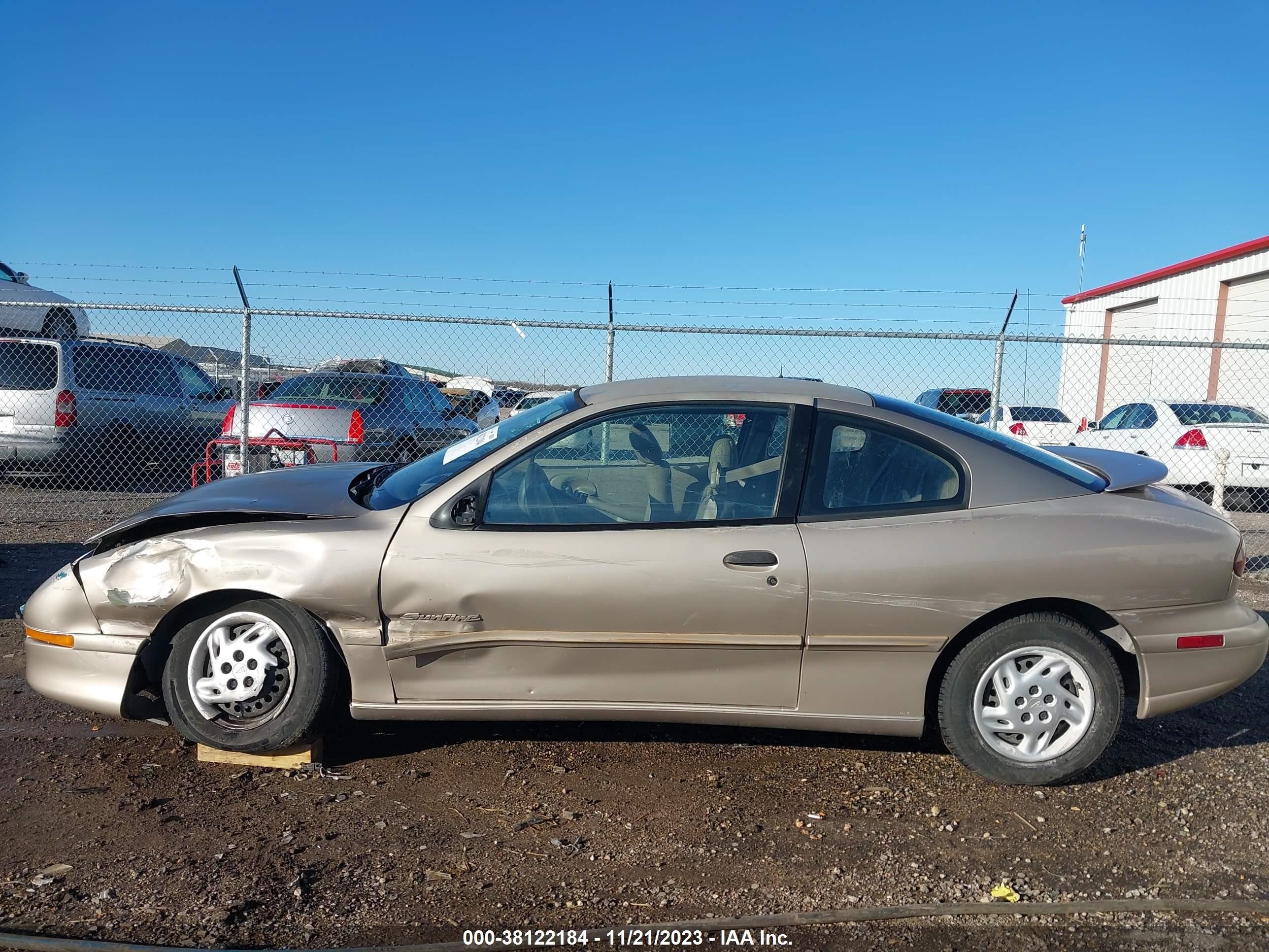 Photo 12 VIN: 1G2JB1244V7547943 - PONTIAC SUNFIRE 