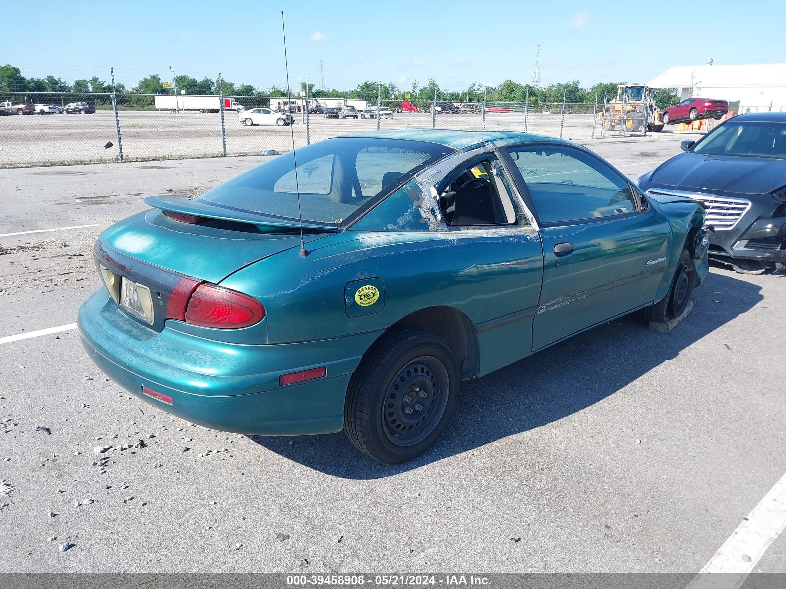 Photo 3 VIN: 1G2JB1247T7572140 - PONTIAC SUNFIRE 