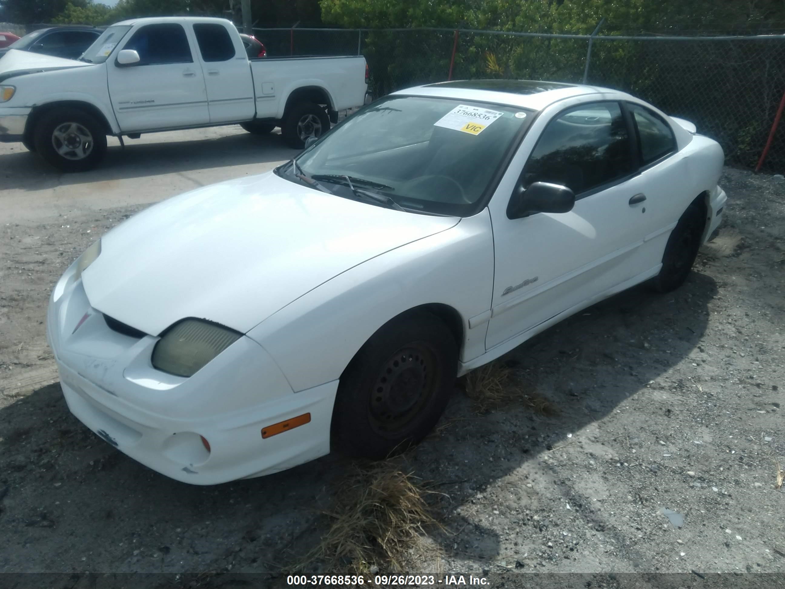 Photo 1 VIN: 1G2JB12F027381417 - PONTIAC SUNFIRE 