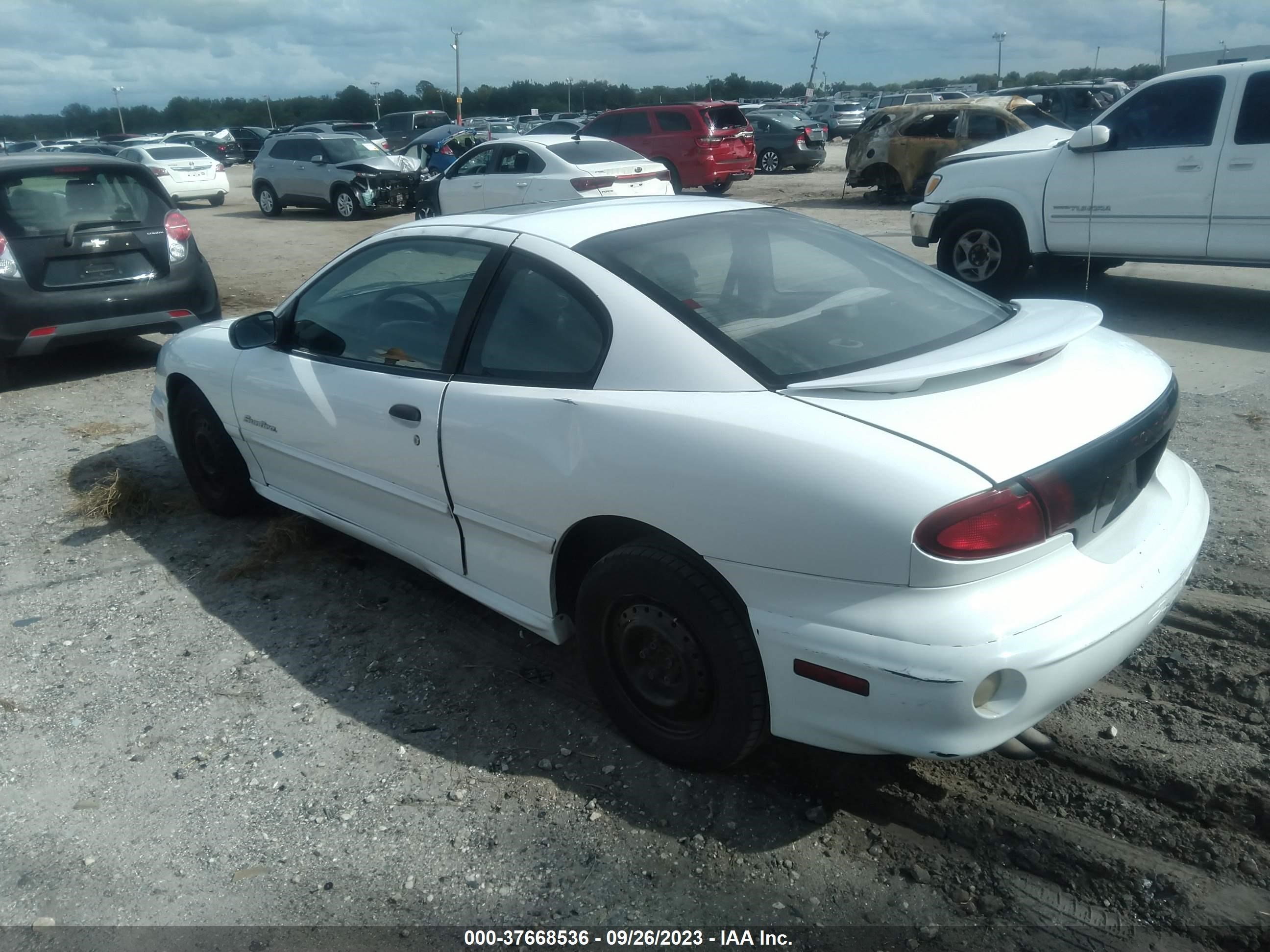 Photo 2 VIN: 1G2JB12F027381417 - PONTIAC SUNFIRE 