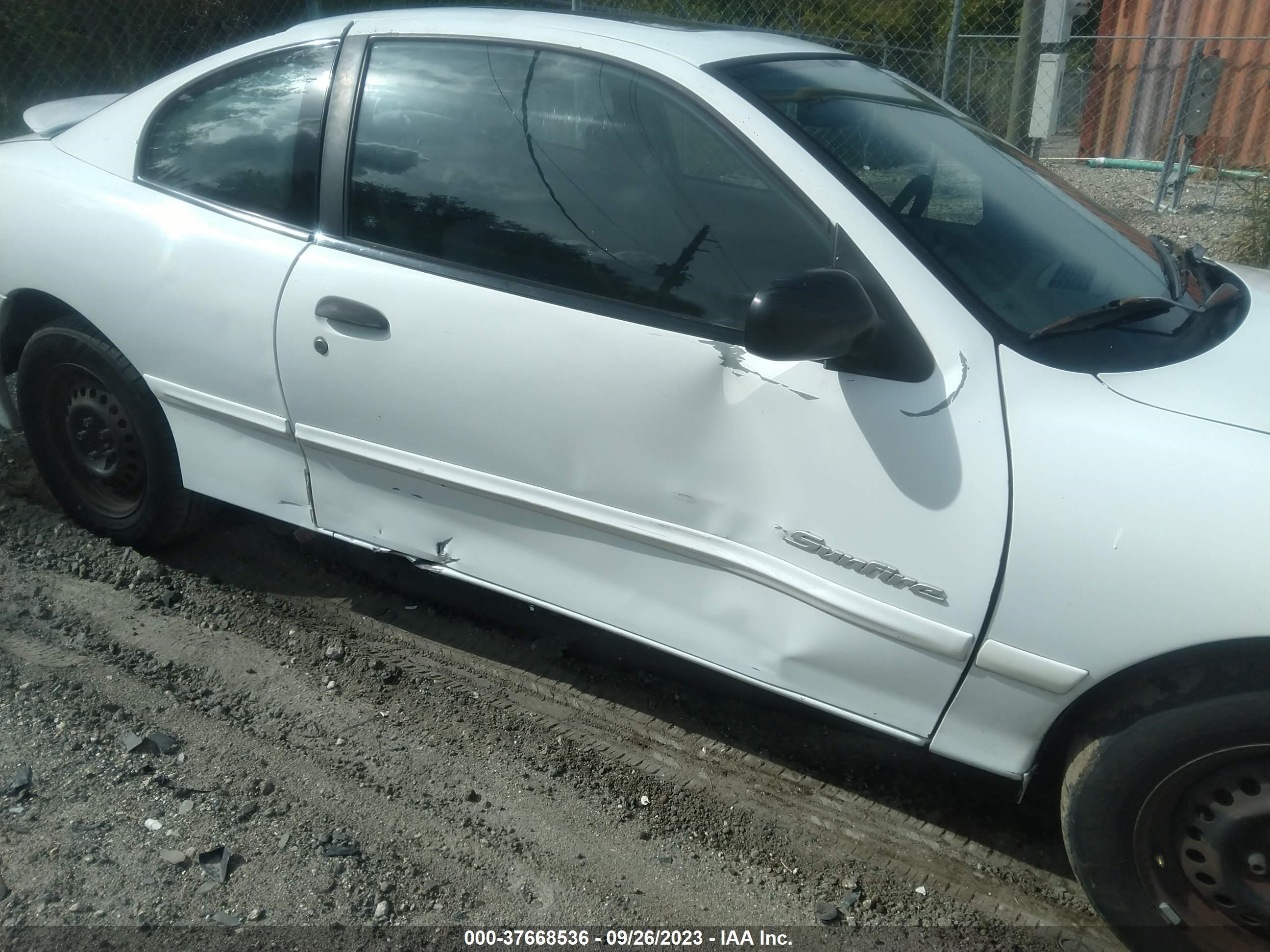 Photo 5 VIN: 1G2JB12F027381417 - PONTIAC SUNFIRE 