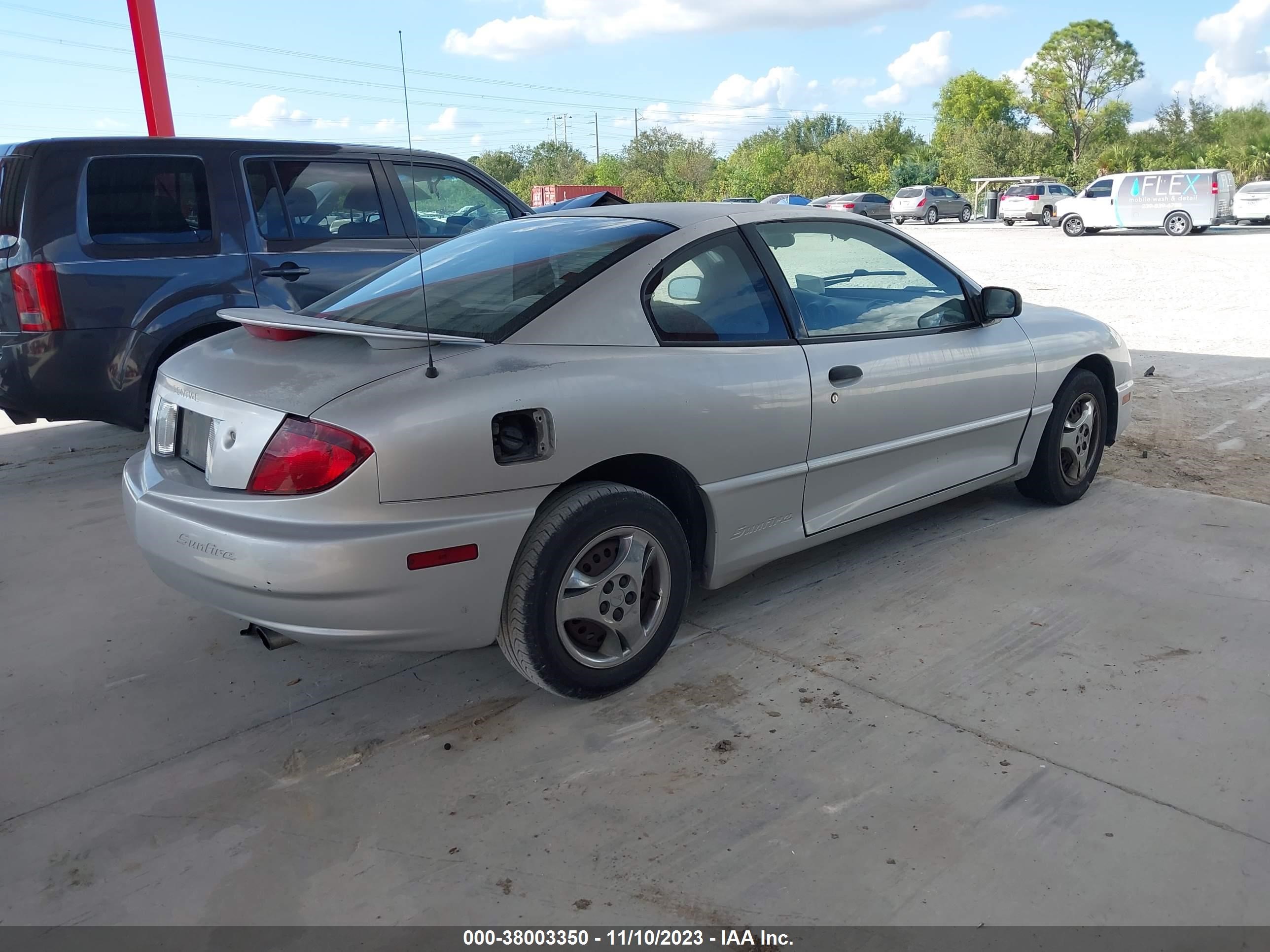 Photo 3 VIN: 1G2JB12F337380179 - PONTIAC SUNFIRE 