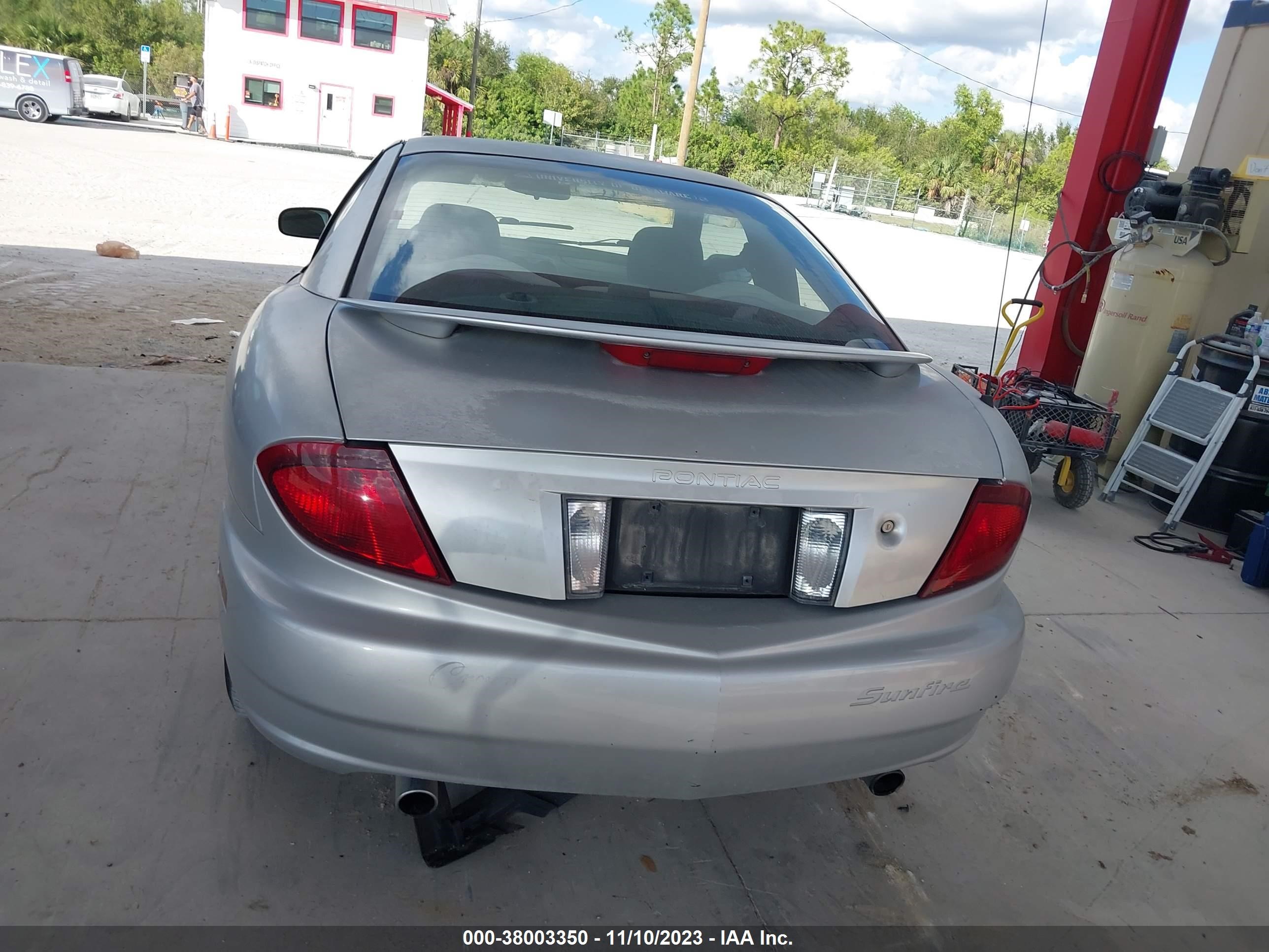 Photo 5 VIN: 1G2JB12F337380179 - PONTIAC SUNFIRE 