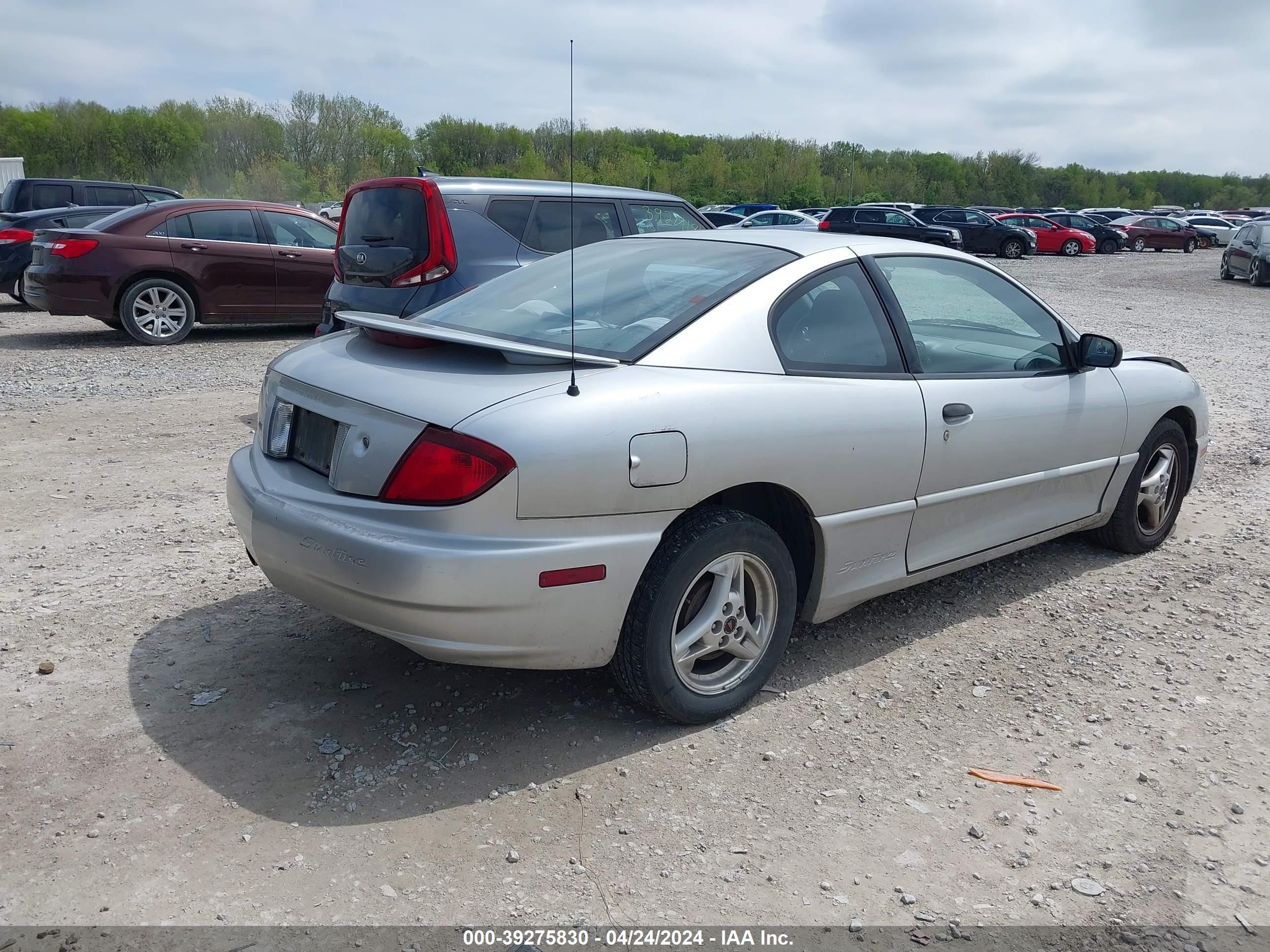 Photo 3 VIN: 1G2JB12F847104467 - PONTIAC SUNFIRE 