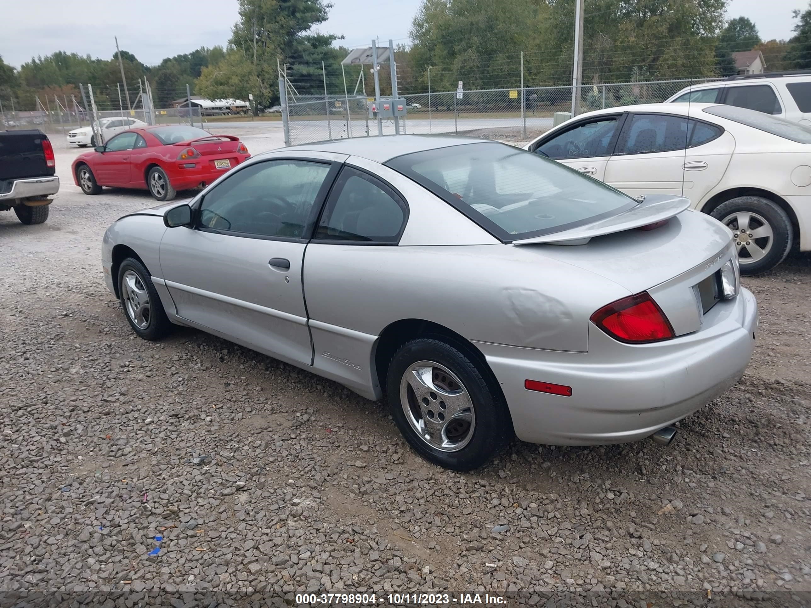 Photo 2 VIN: 1G2JB12F847282170 - PONTIAC SUNFIRE 