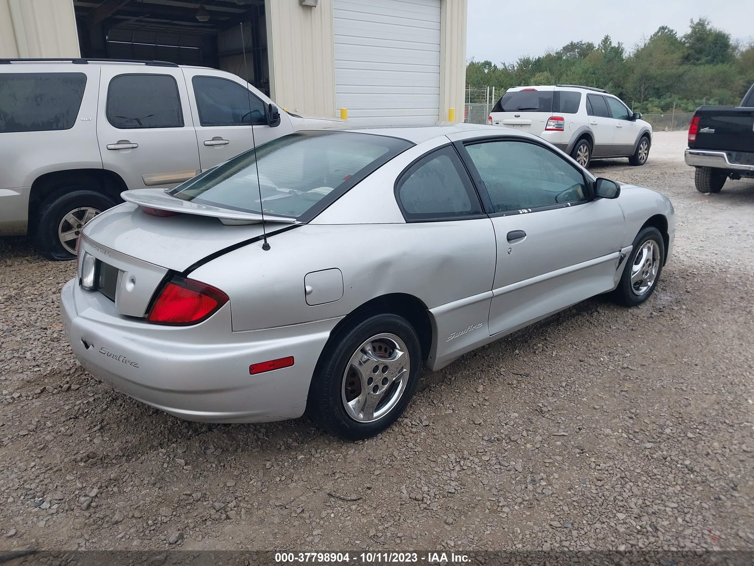 Photo 3 VIN: 1G2JB12F847282170 - PONTIAC SUNFIRE 