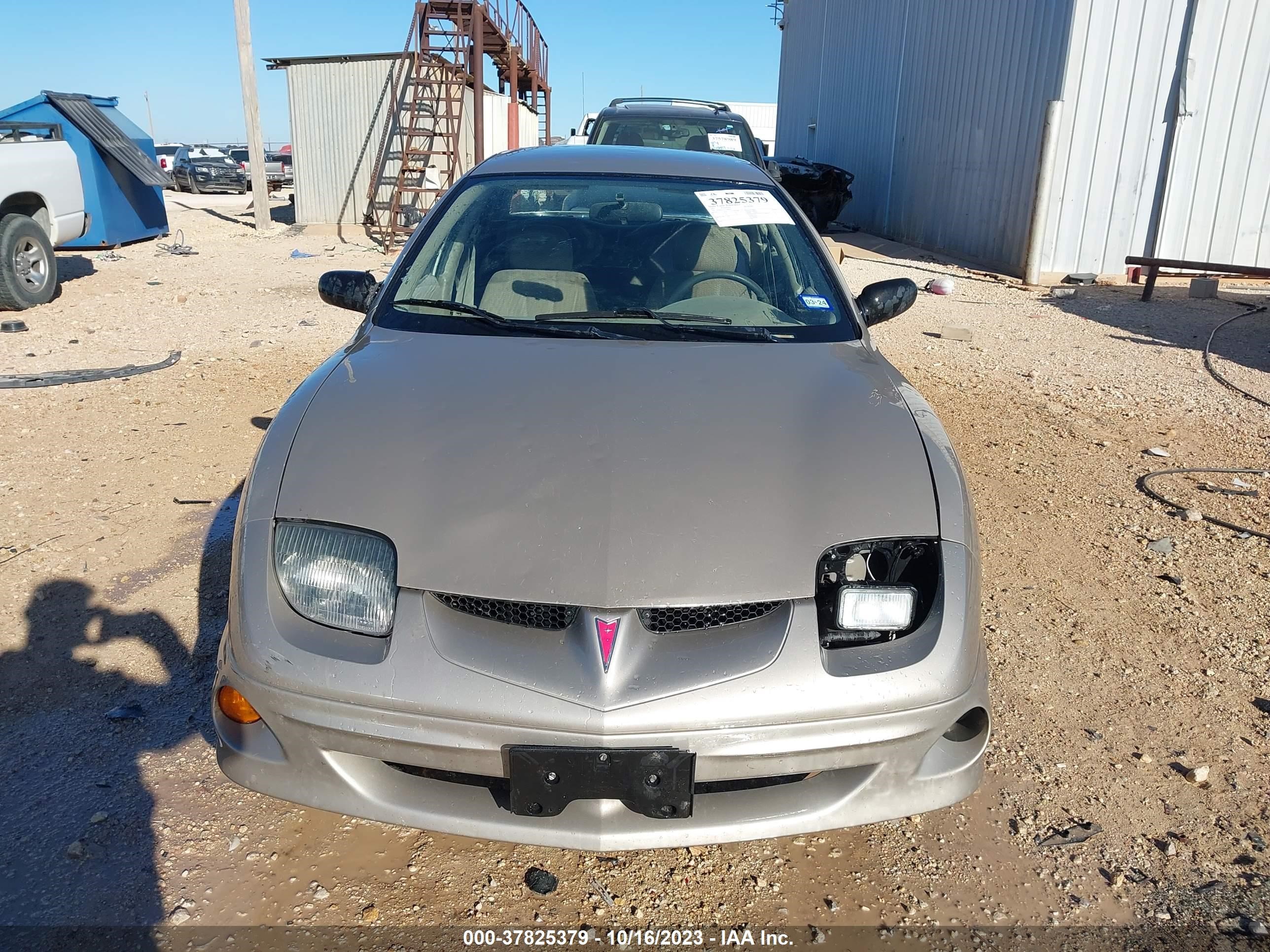 Photo 11 VIN: 1G2JB524217186682 - PONTIAC SUNFIRE 