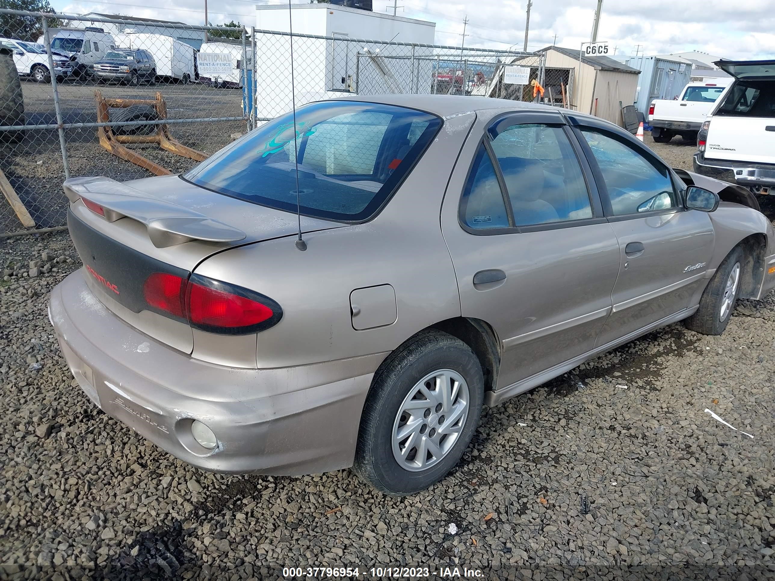 Photo 3 VIN: 1G2JB524217320235 - PONTIAC SUNFIRE 