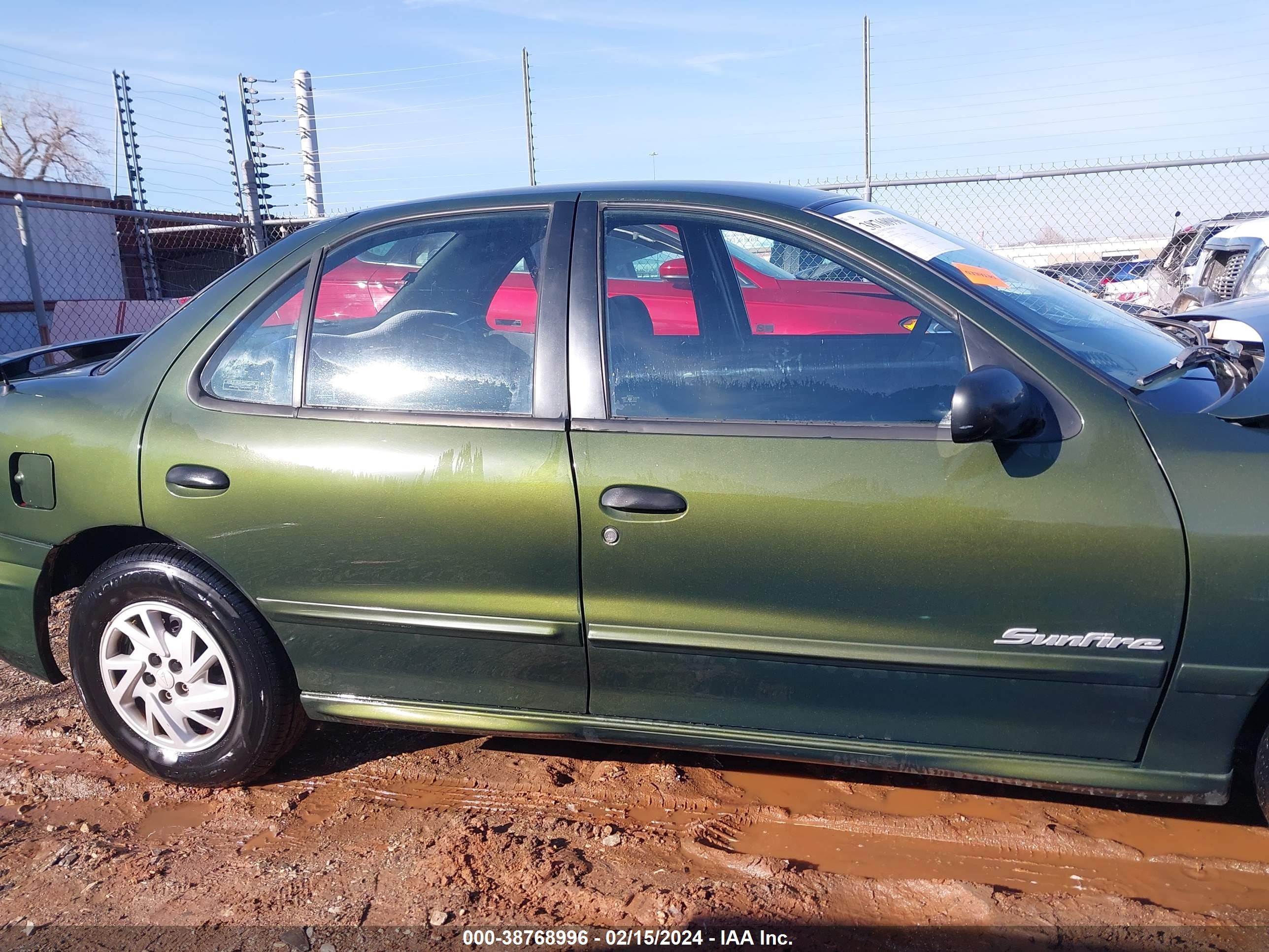 Photo 12 VIN: 1G2JB5246Y7403628 - PONTIAC SUNFIRE 